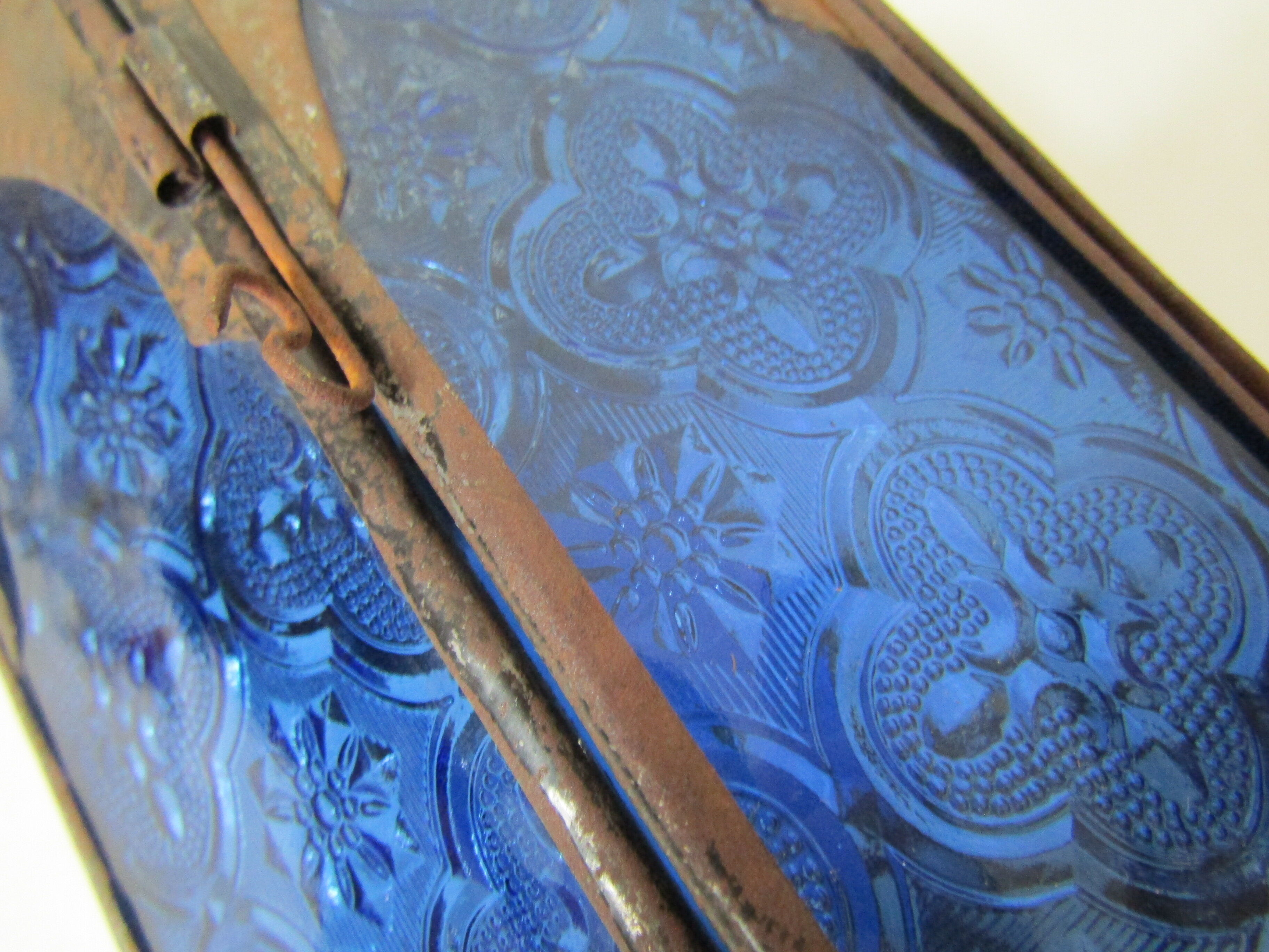 Electrifiable oriental lantern vintage chiseled blue glass 44cm