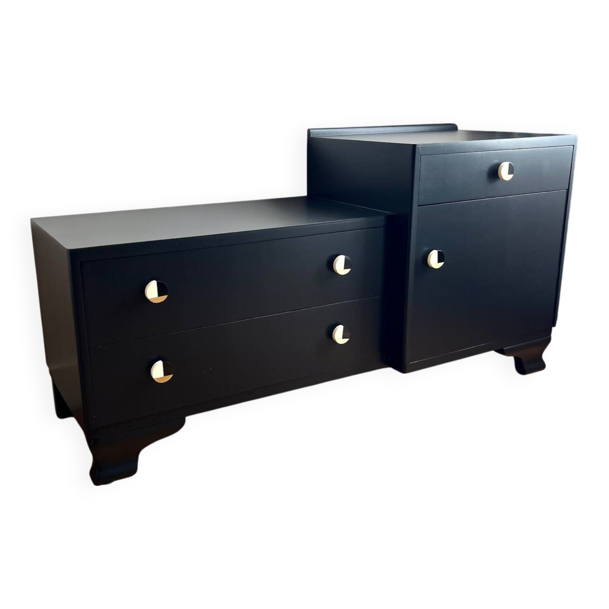 Asymmetrical entrance furniture