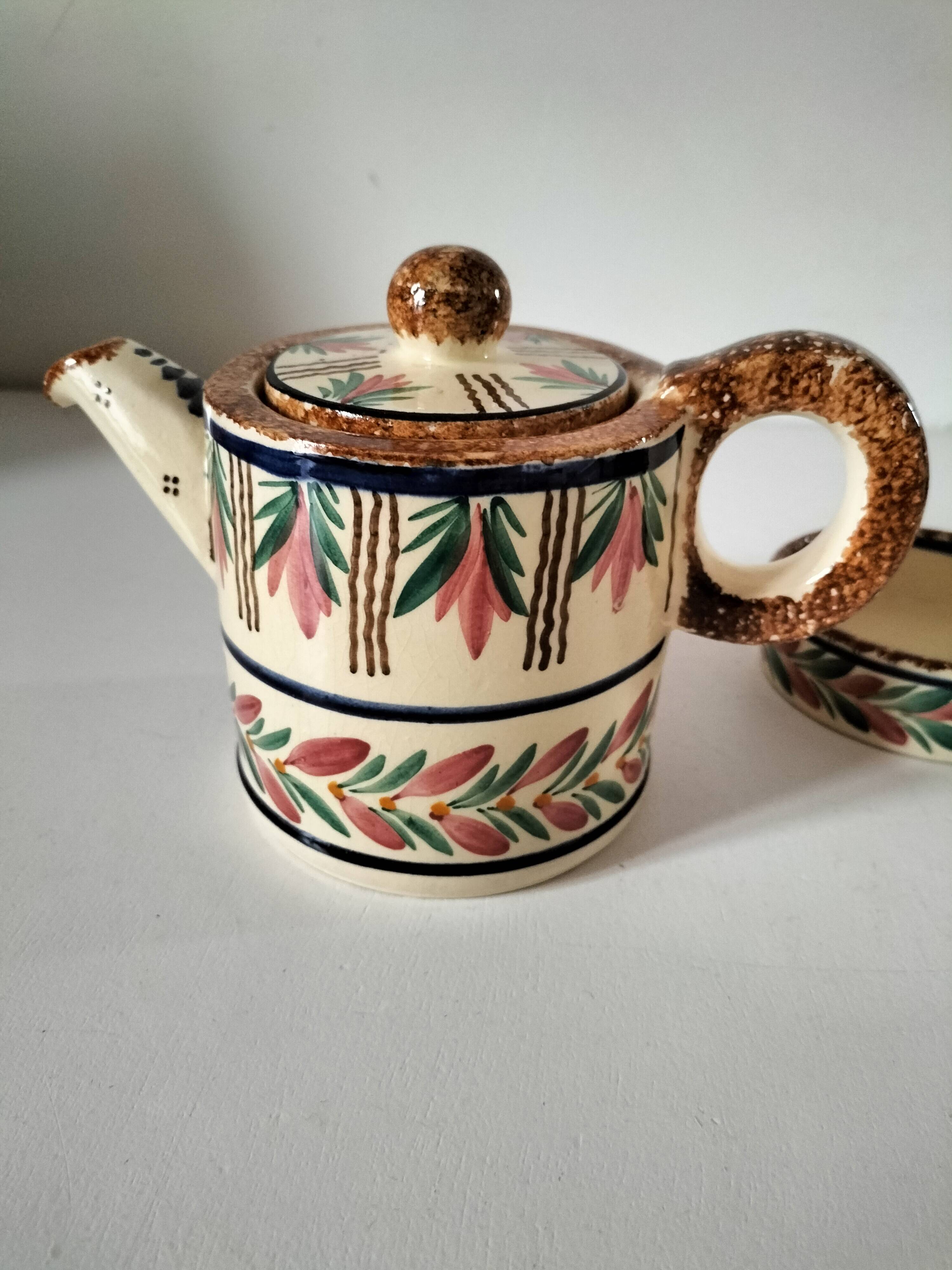 HB Quimper teapot and sugar bowl set