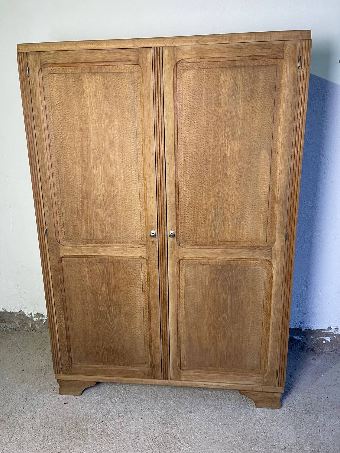 Parisian wardrobe in solid oak