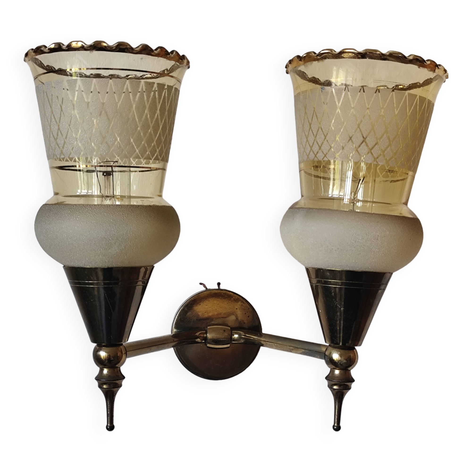 Vintage 50s wall light, 2 light arms, metal, brass and opaque glass tulip