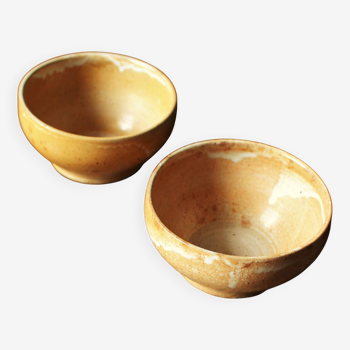 A set of 2 vintage marbled stoneware bowls
