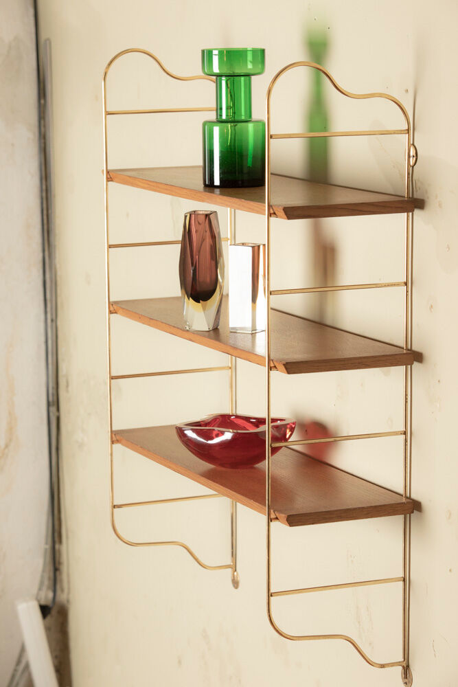 Modular shelves gilded thong