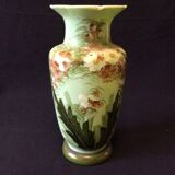 Vase balustre en opaline Louis Philippe florale XIXe