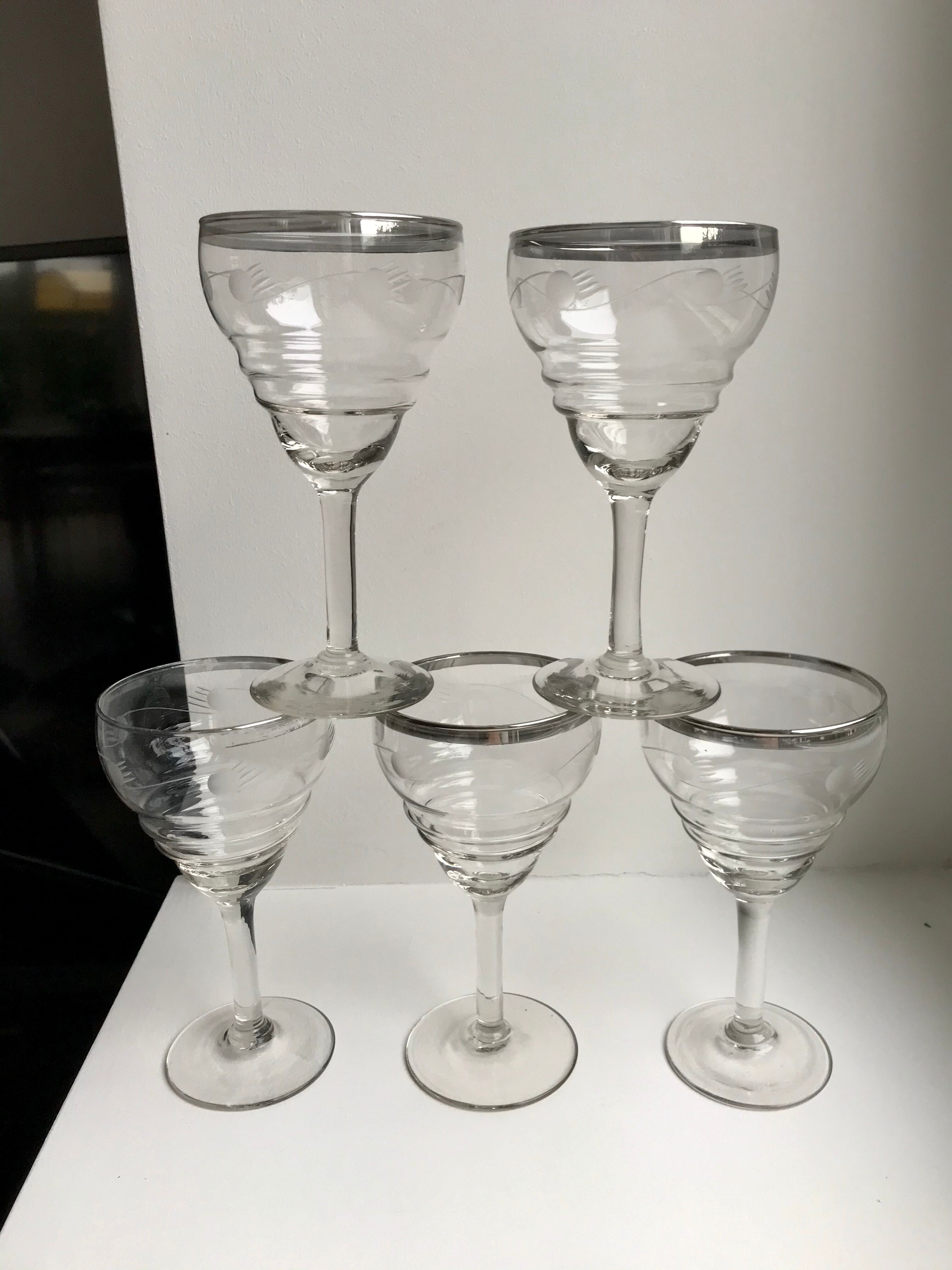 Set of 5 wine glasses in engraved crystal and silver edging 50s
