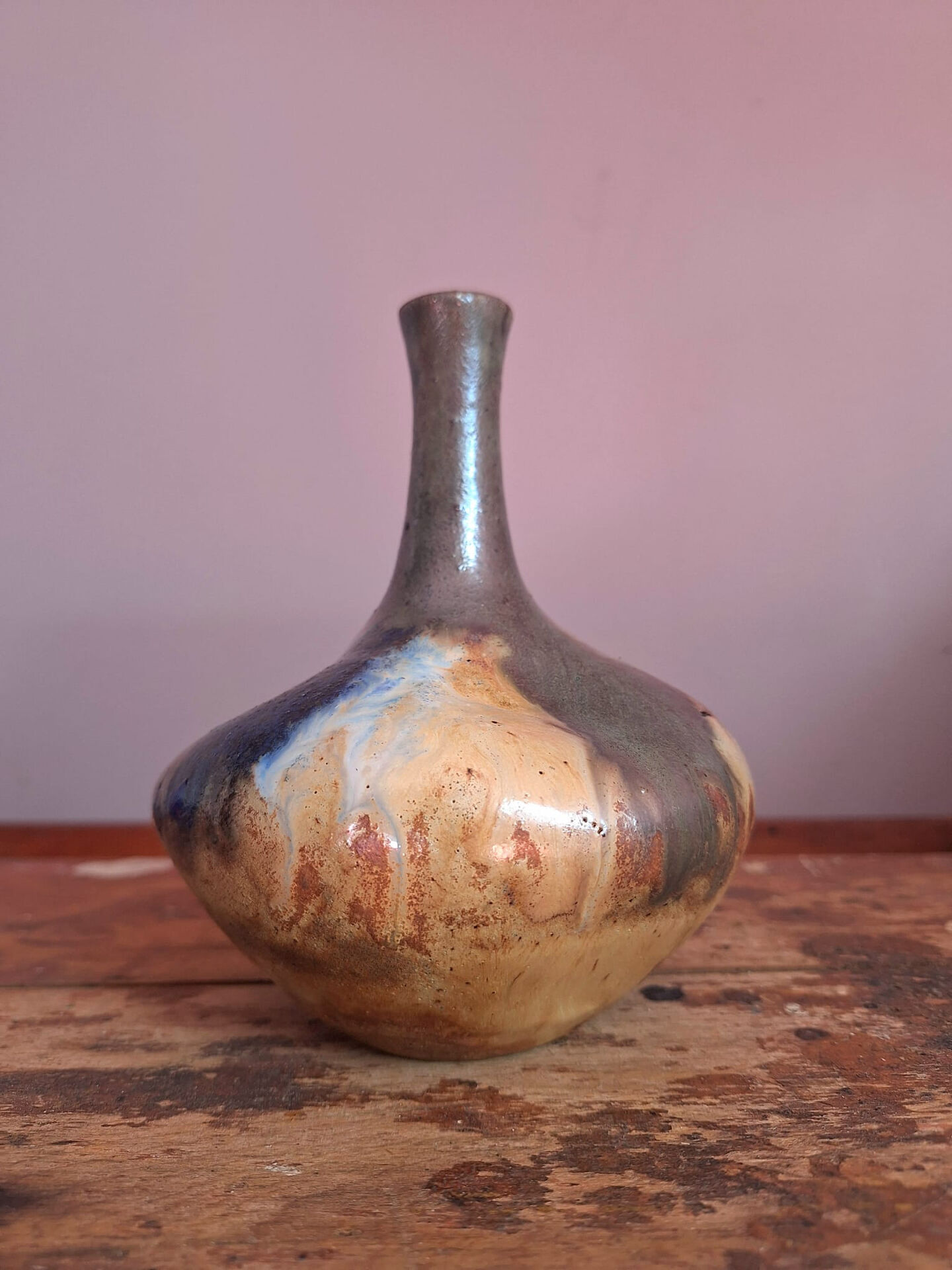 Single-flower vase in stoneware signed Edgard Aubry, Art Deco ceramic work.