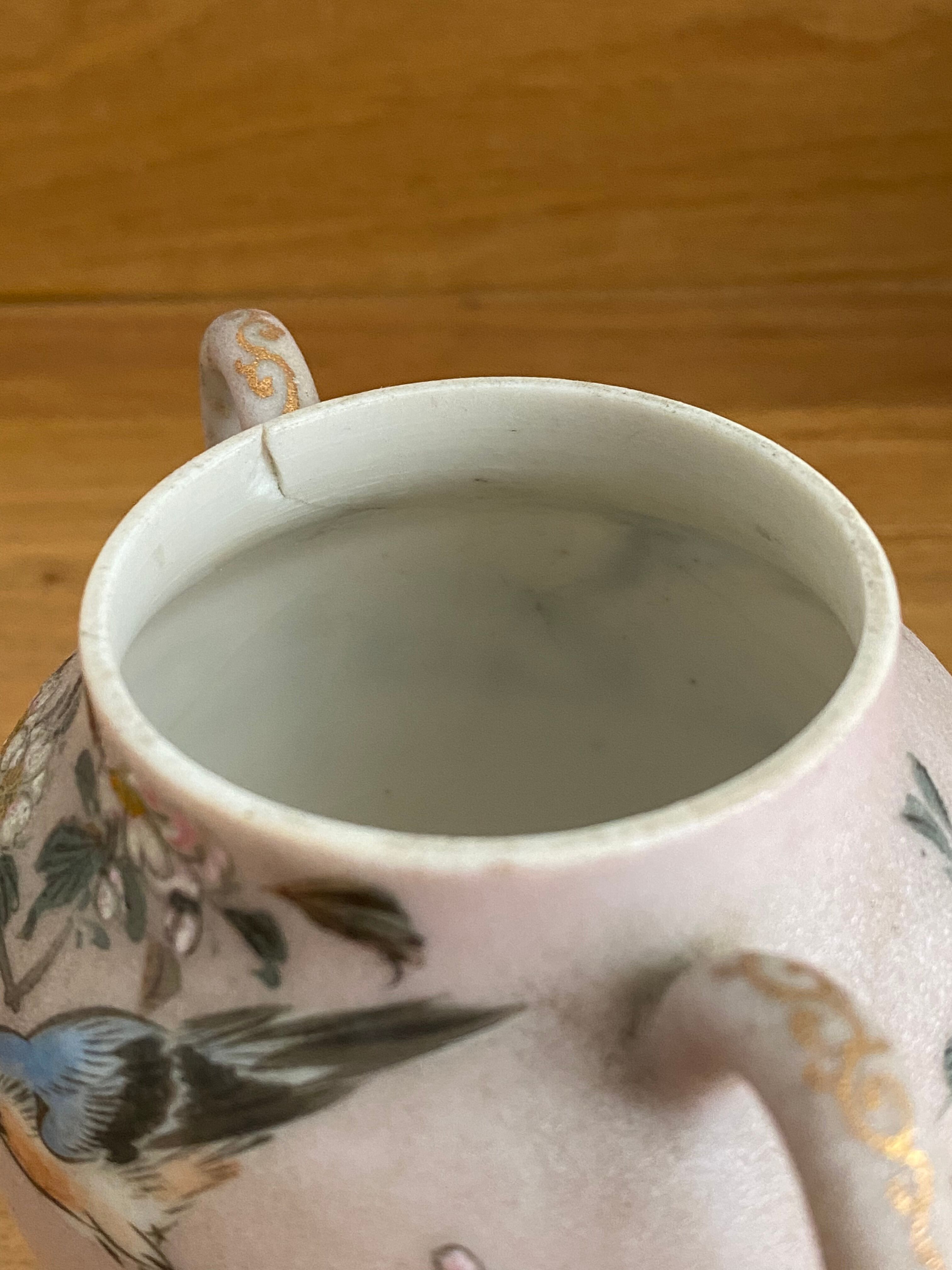 Pot japonais en céramique à décor peint d’oiseaux