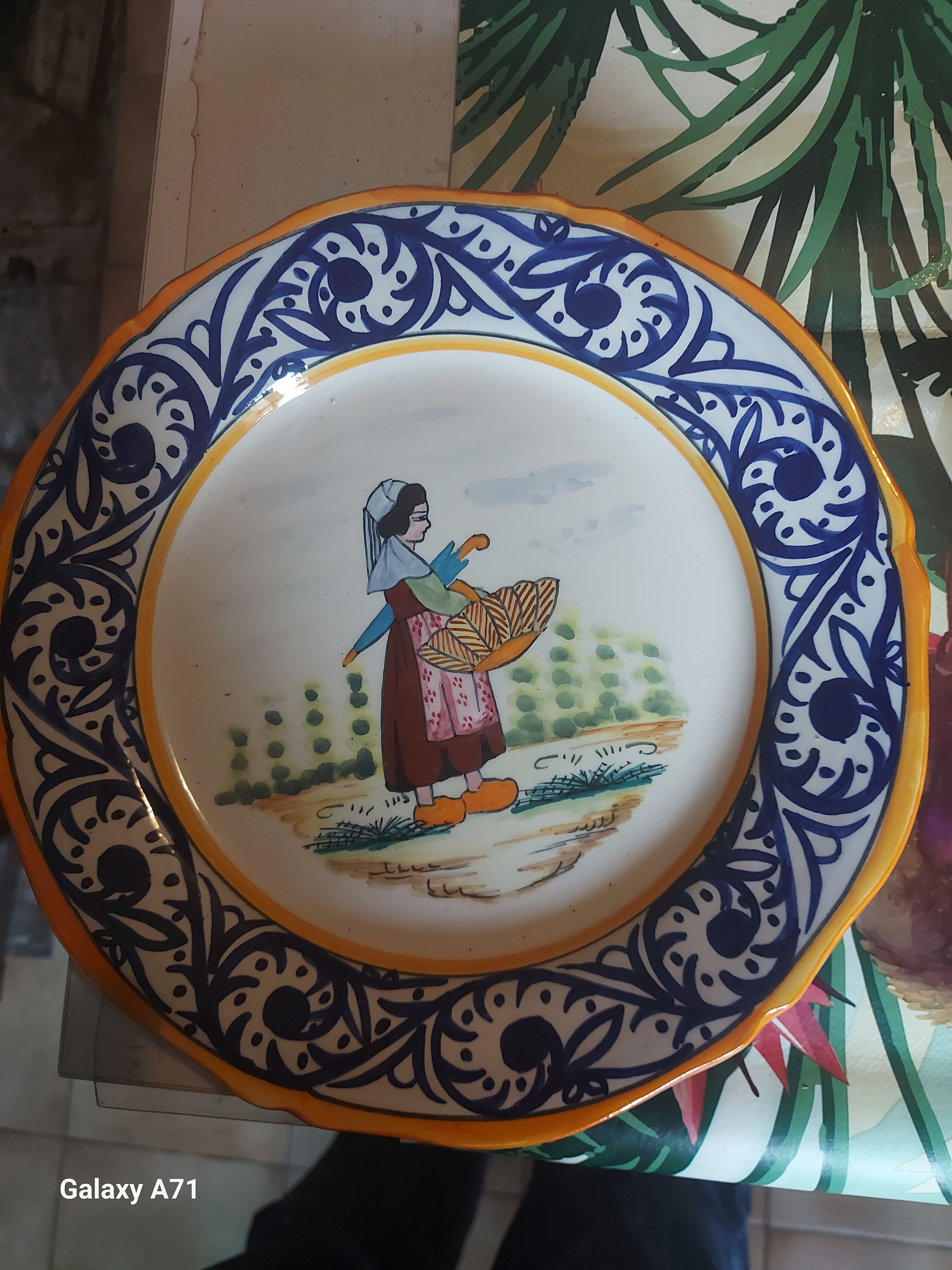 2 decorative Breton plates signed HB Quimper
