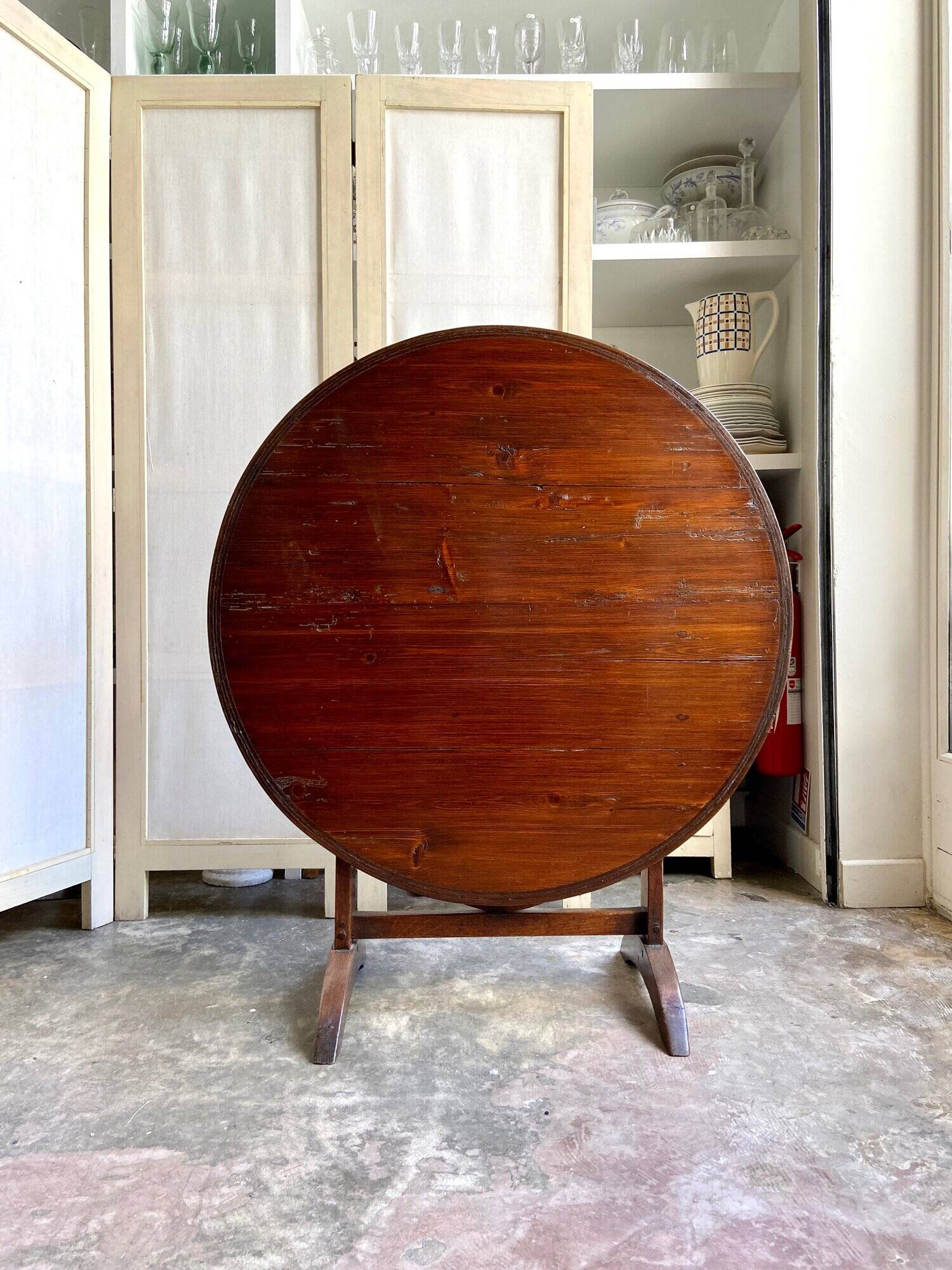Harvestable winegrower's table in dark wood ⌀ 91 cm