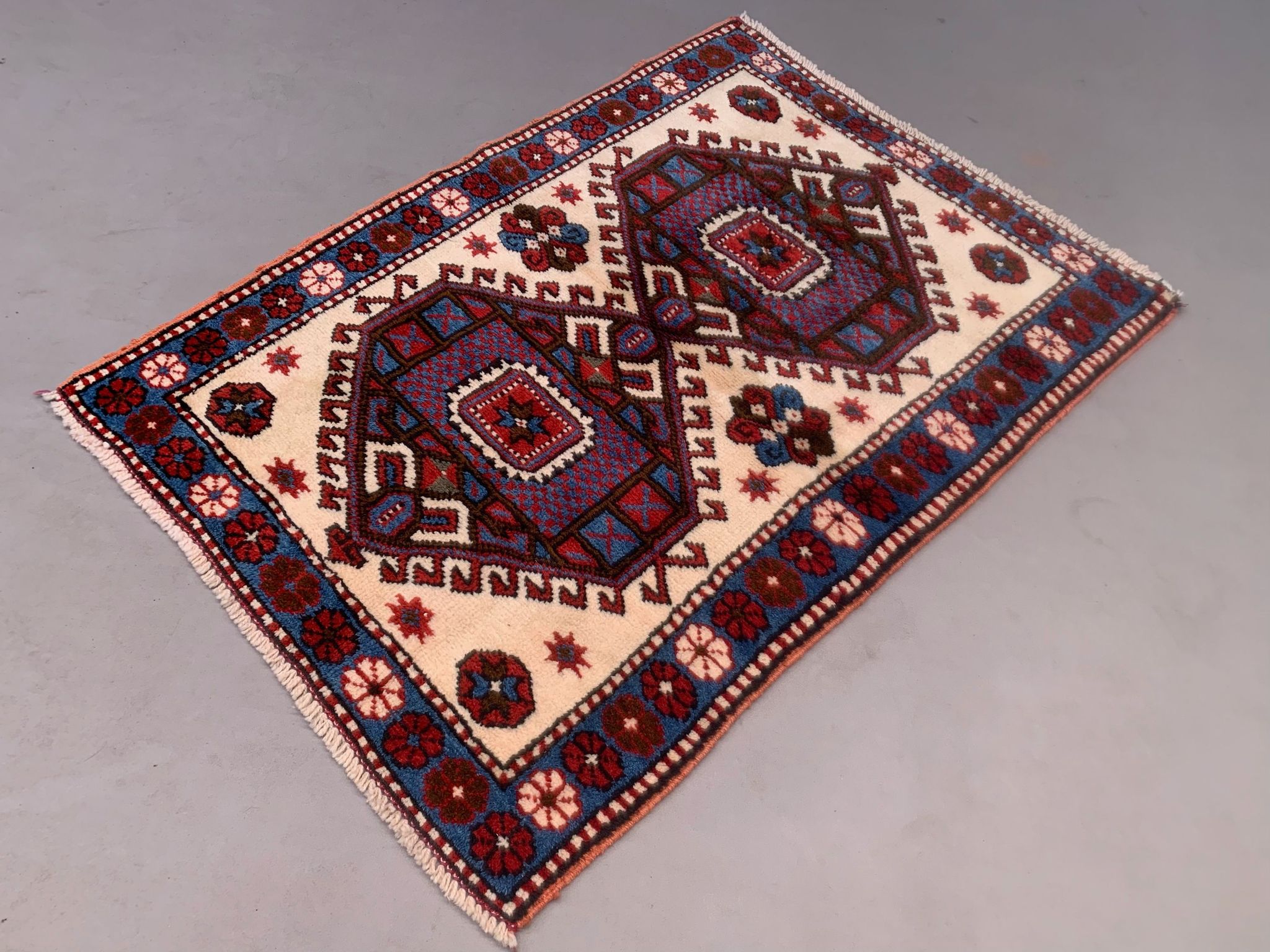 Old turkish kazak rug 129x91 cm vintage tribal carpet, red and blue large