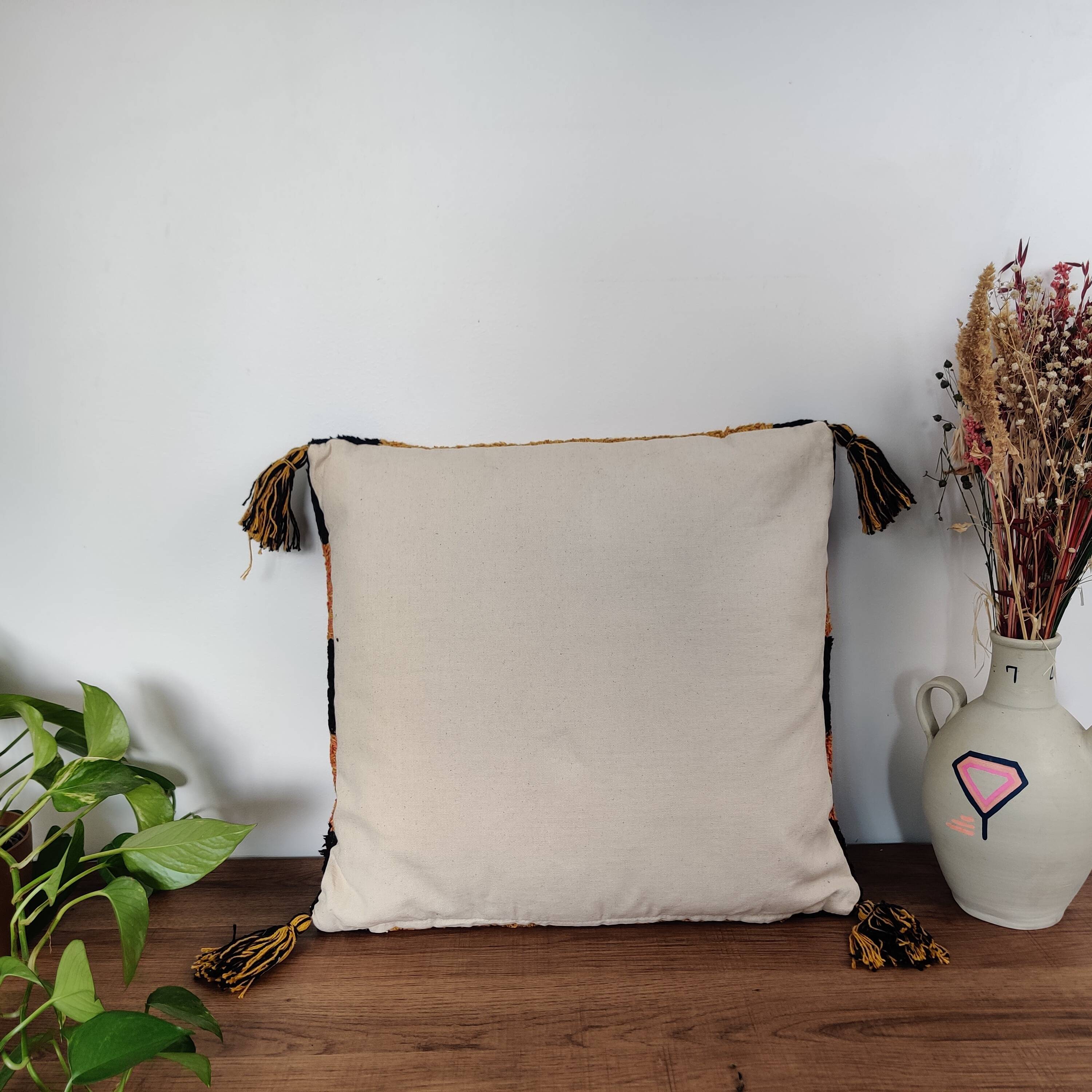 Yellow Berber-inspired cushion 45x45 cm