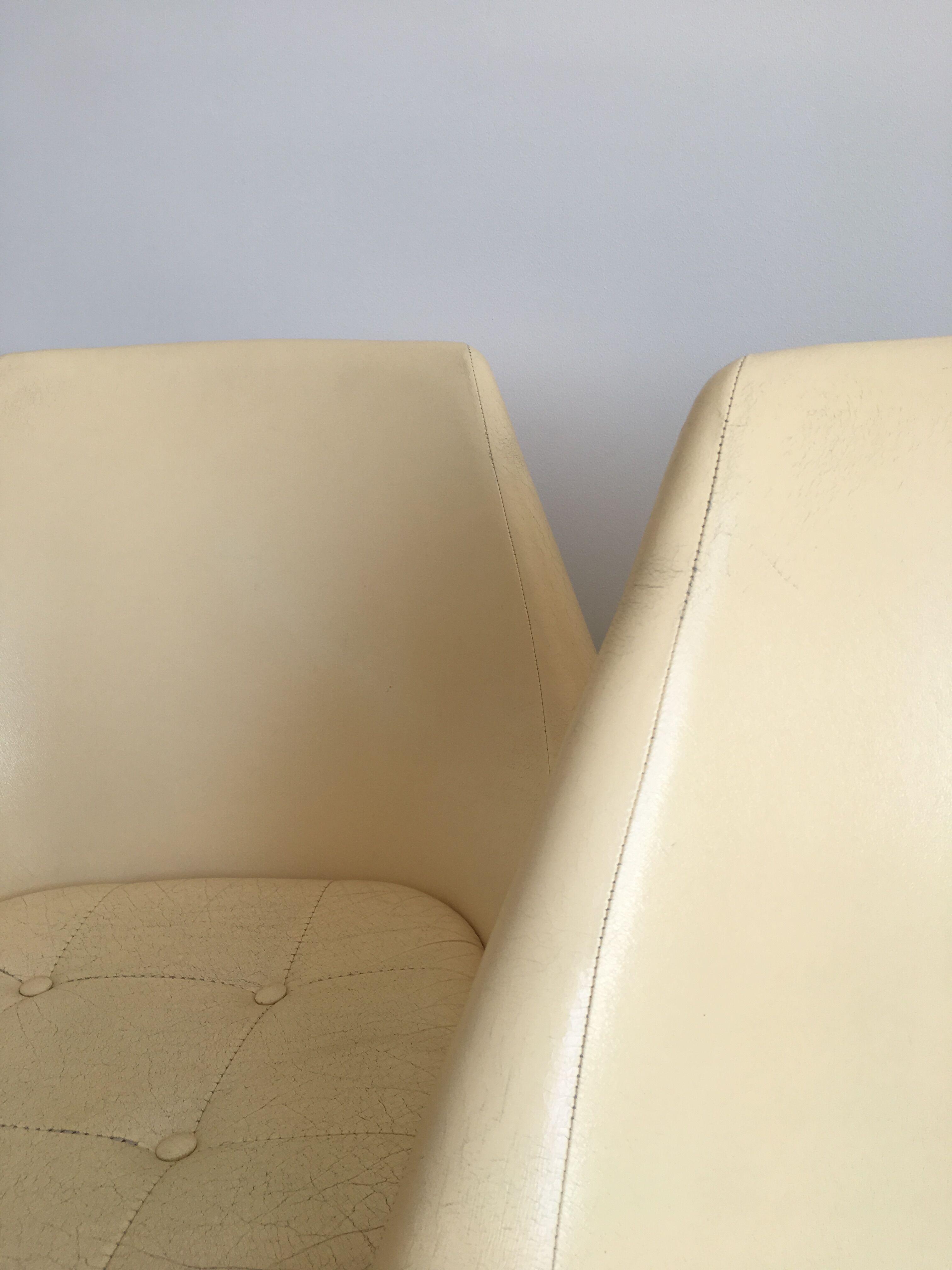 Vintage chair foot tulip