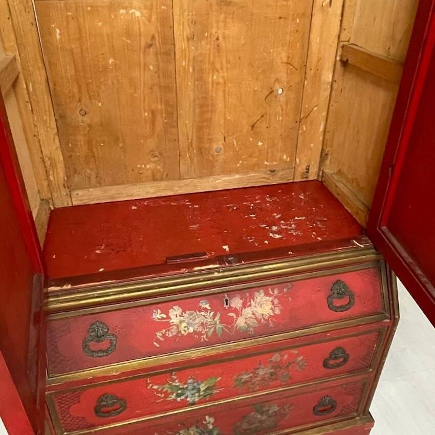 Trumeau with chest of drawers from the mid-20th century in chinoiserie style.