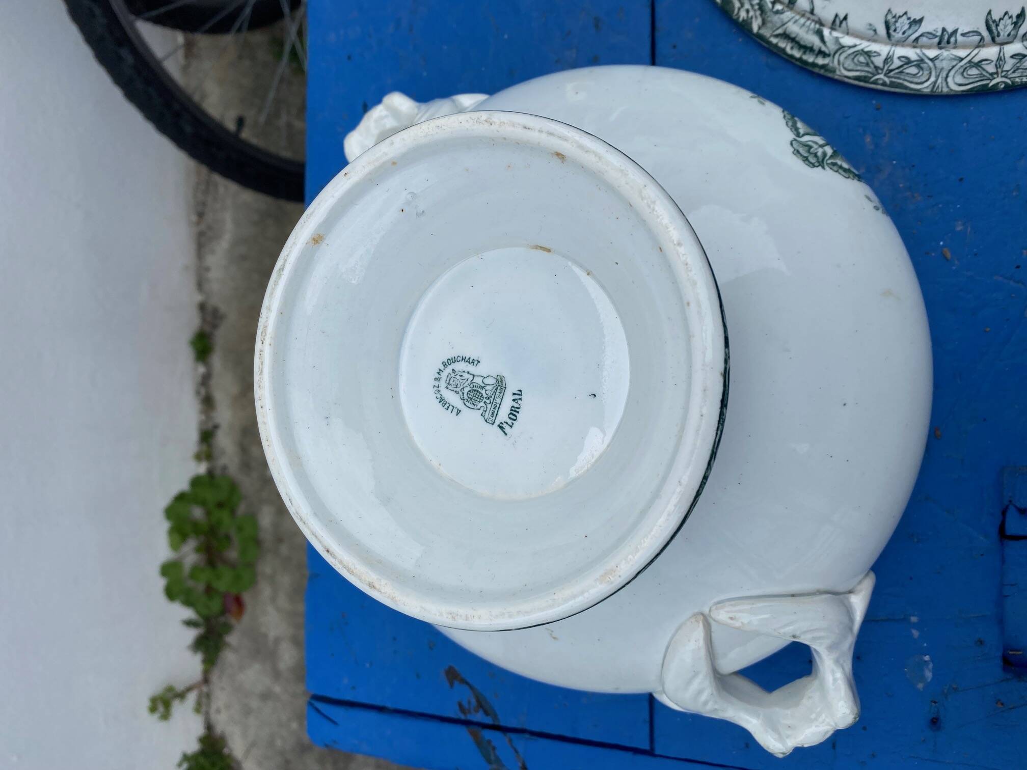 Soupière ancienne en faïence de St Amand décor floral Lebacqz Bouchard