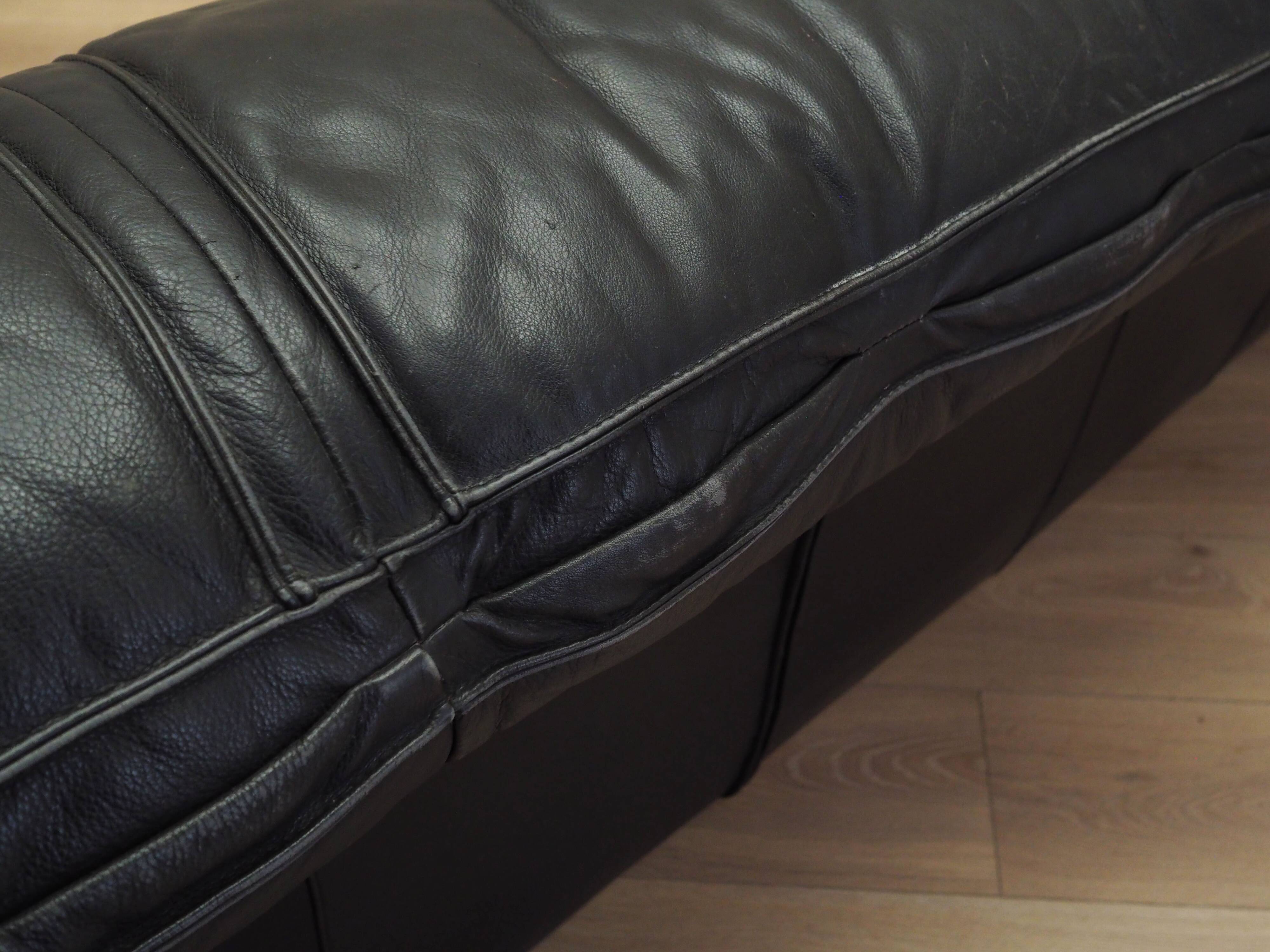 Black leather sofa, Italian design, 1960s, production: Italy
