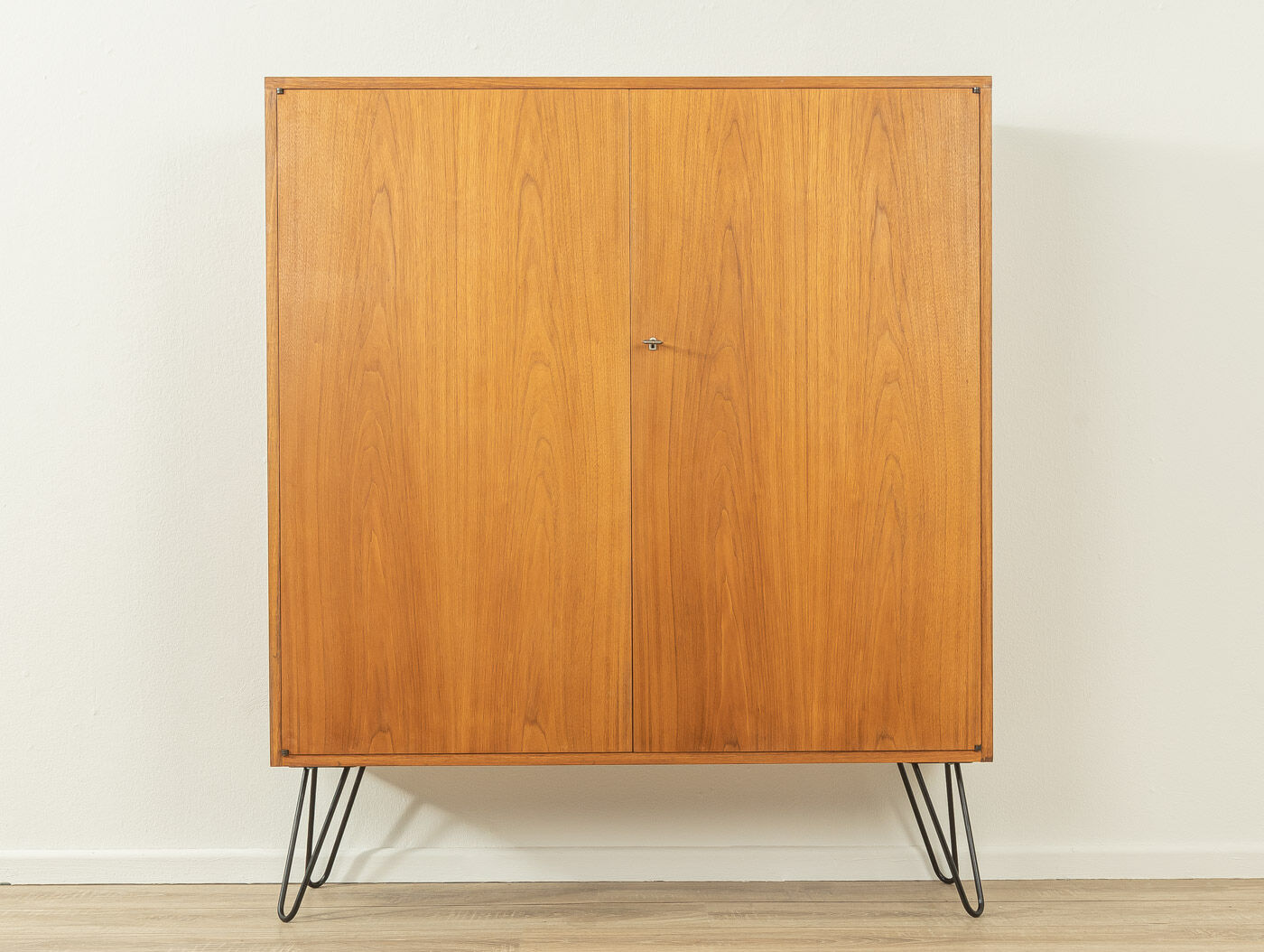 1960s Dresser