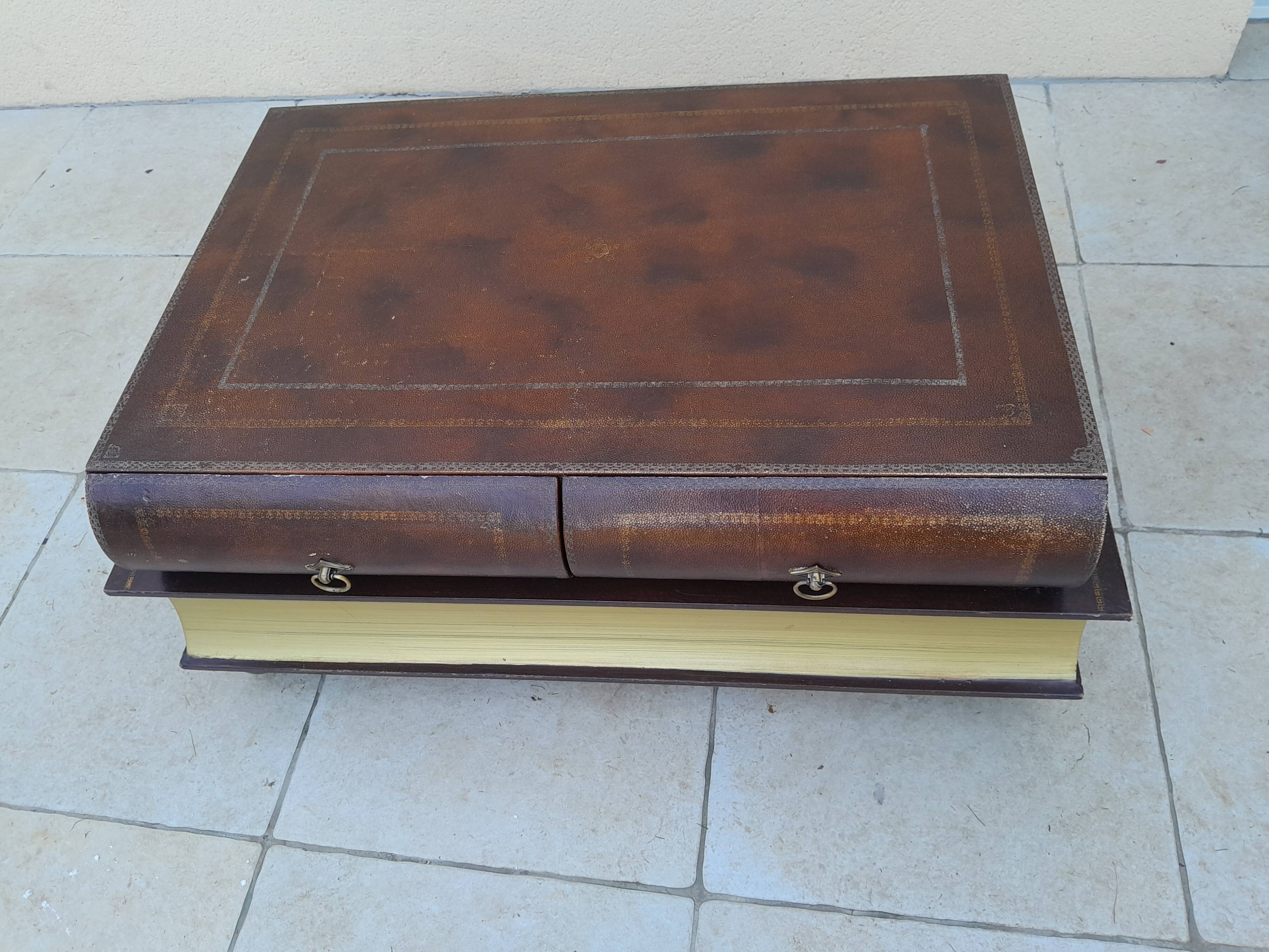 Vintage coffee table in the shape of an old book from the 80s