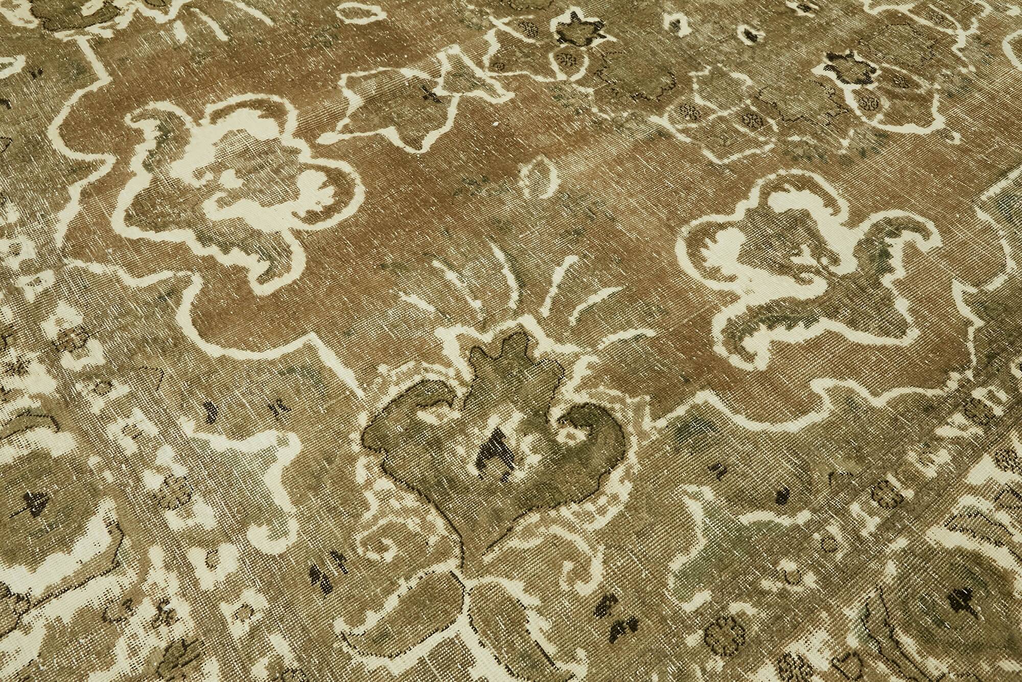 1980s 303 cm x 384 cm beige wool carpet