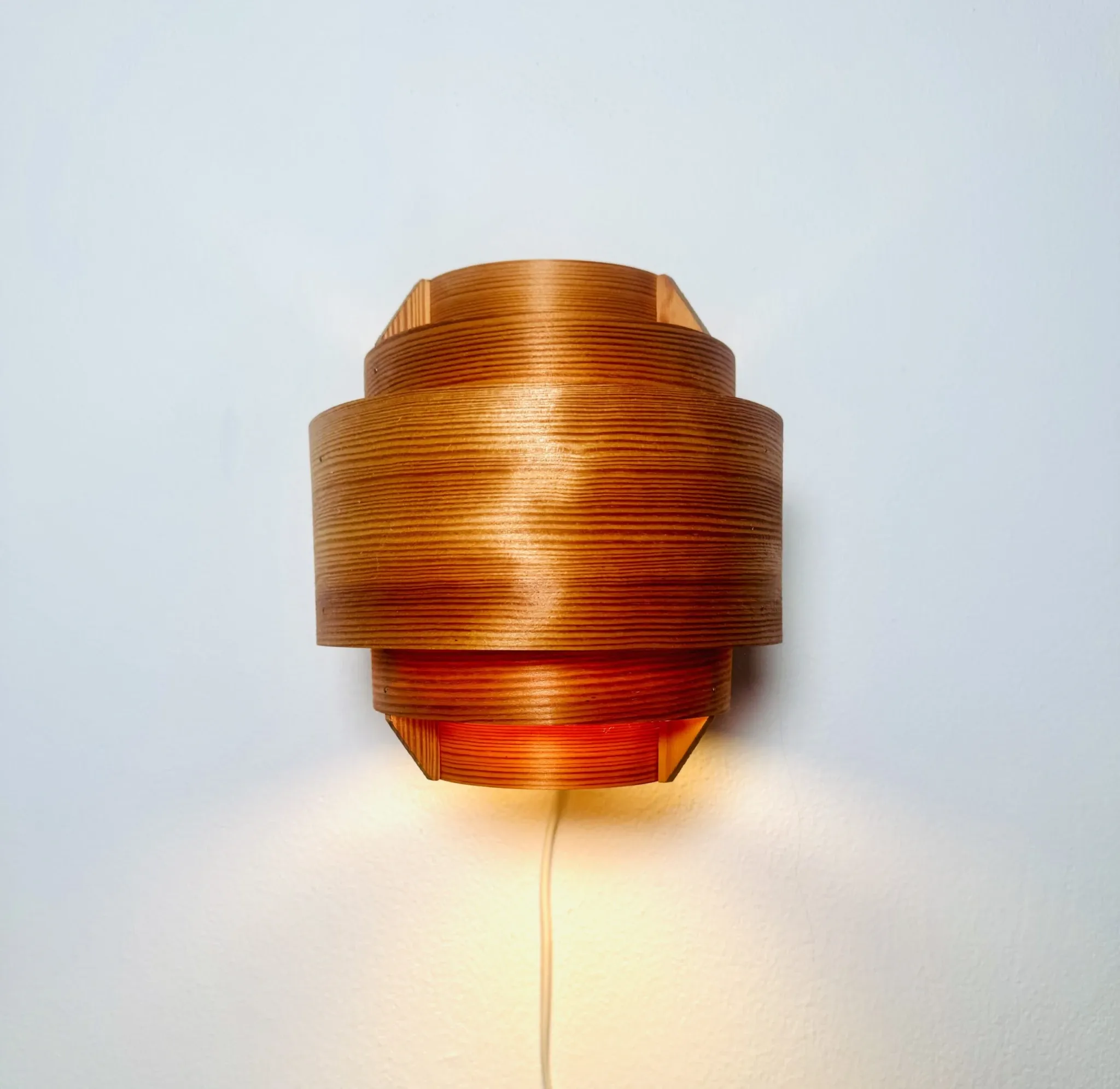 Pine Veneer Curved Wall Lamp By Hans-Agne Jakobsson For Ab Ellysett, Sweden, 1960S