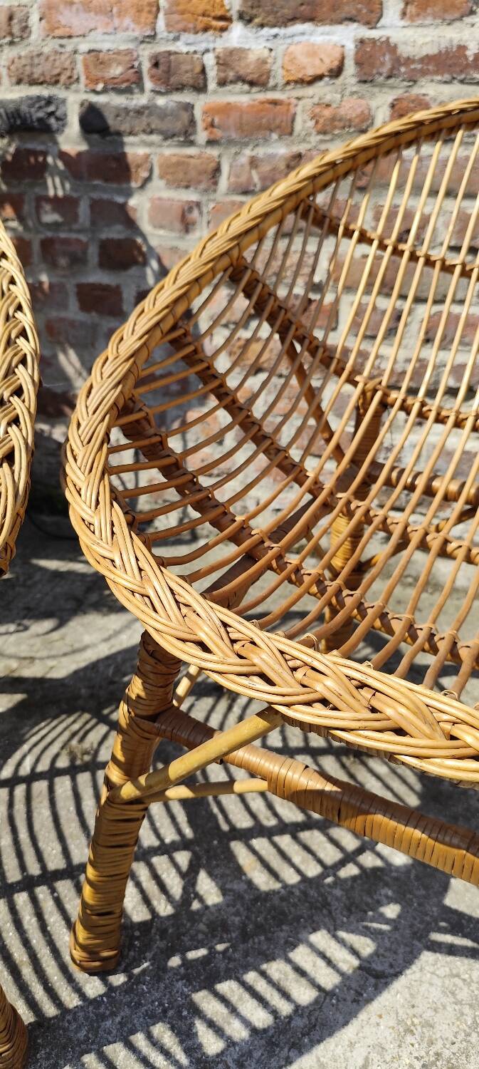 Pair of wicker armchairs