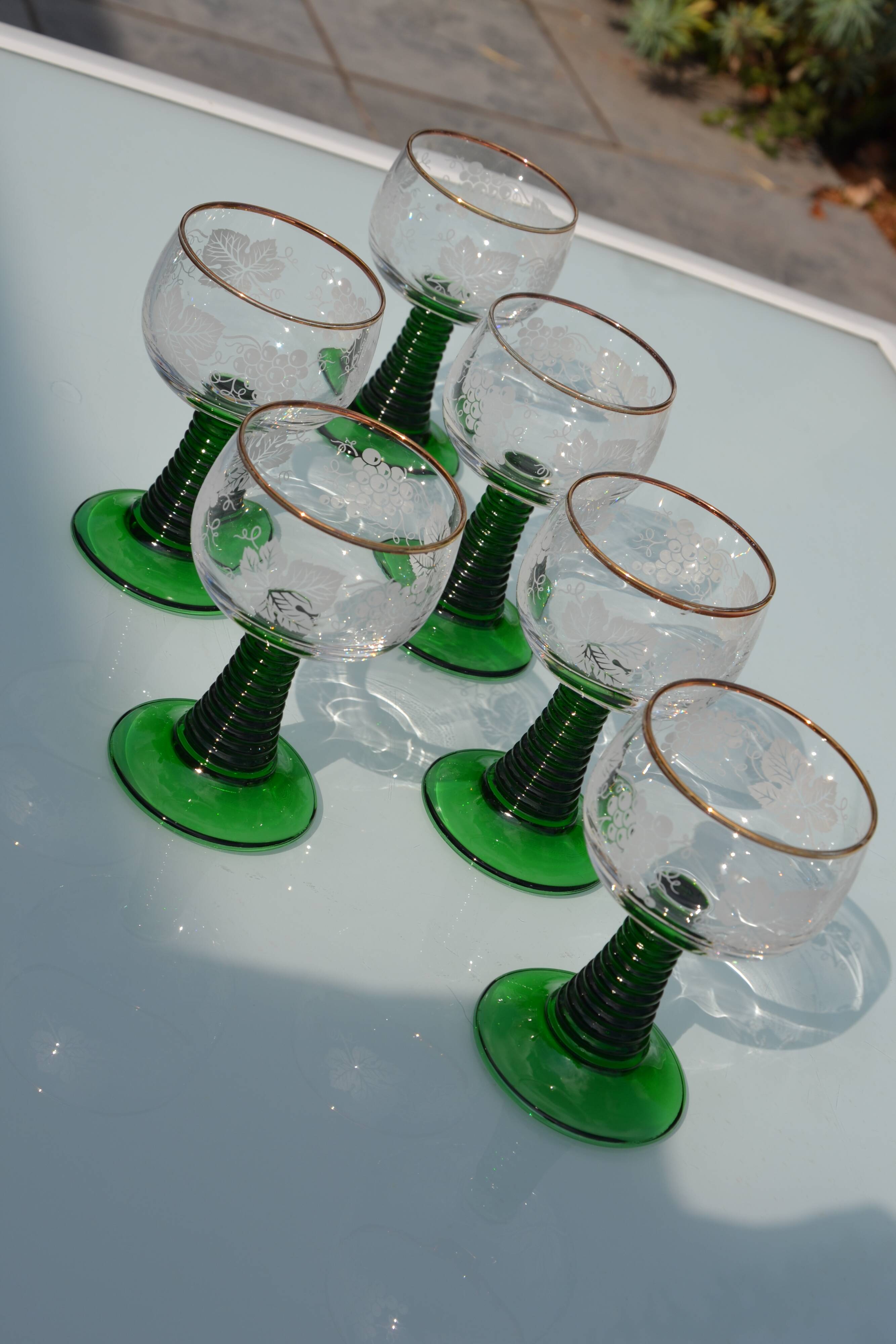 6 verres gravés Roemer sur pied torsadé