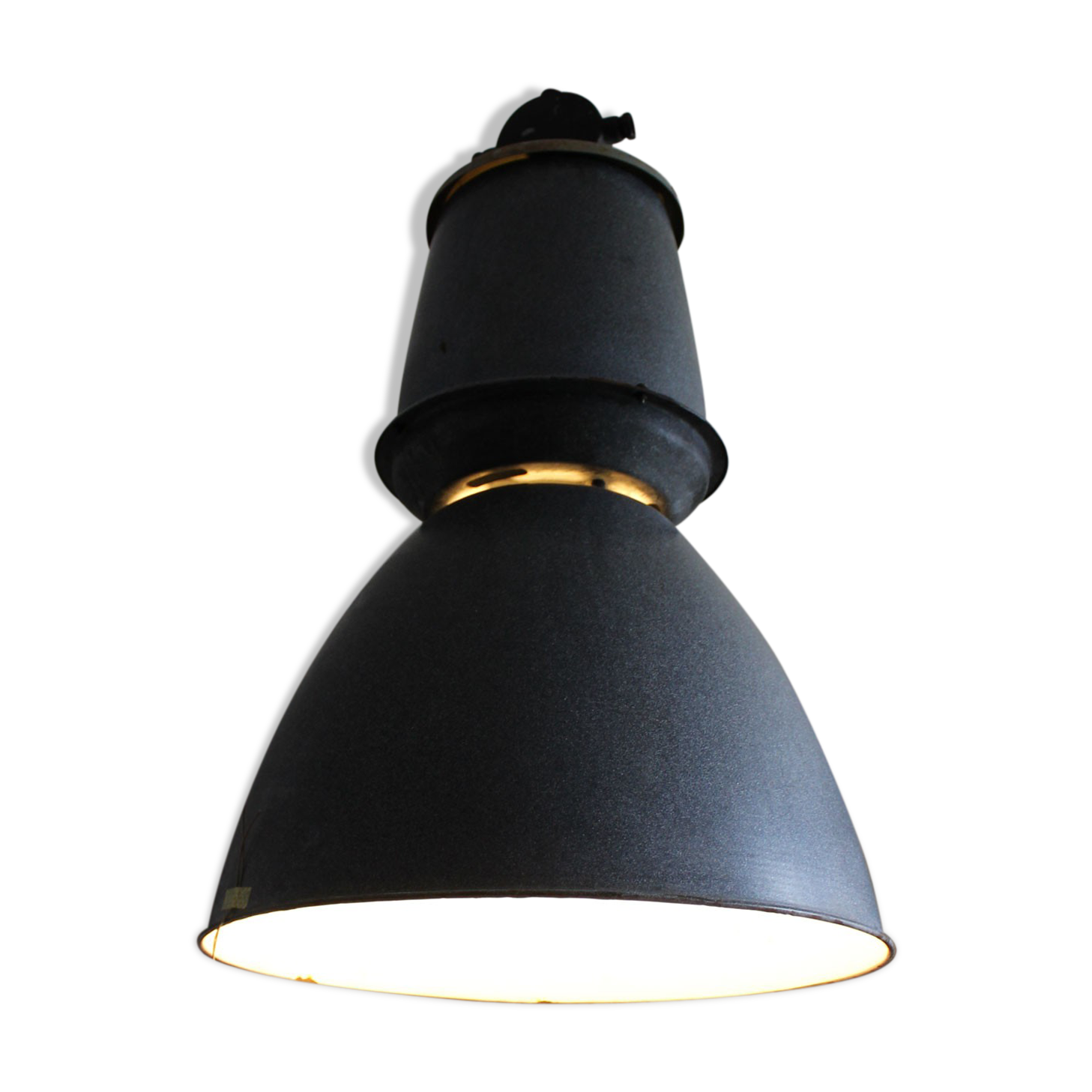 Suspension industrielle en email