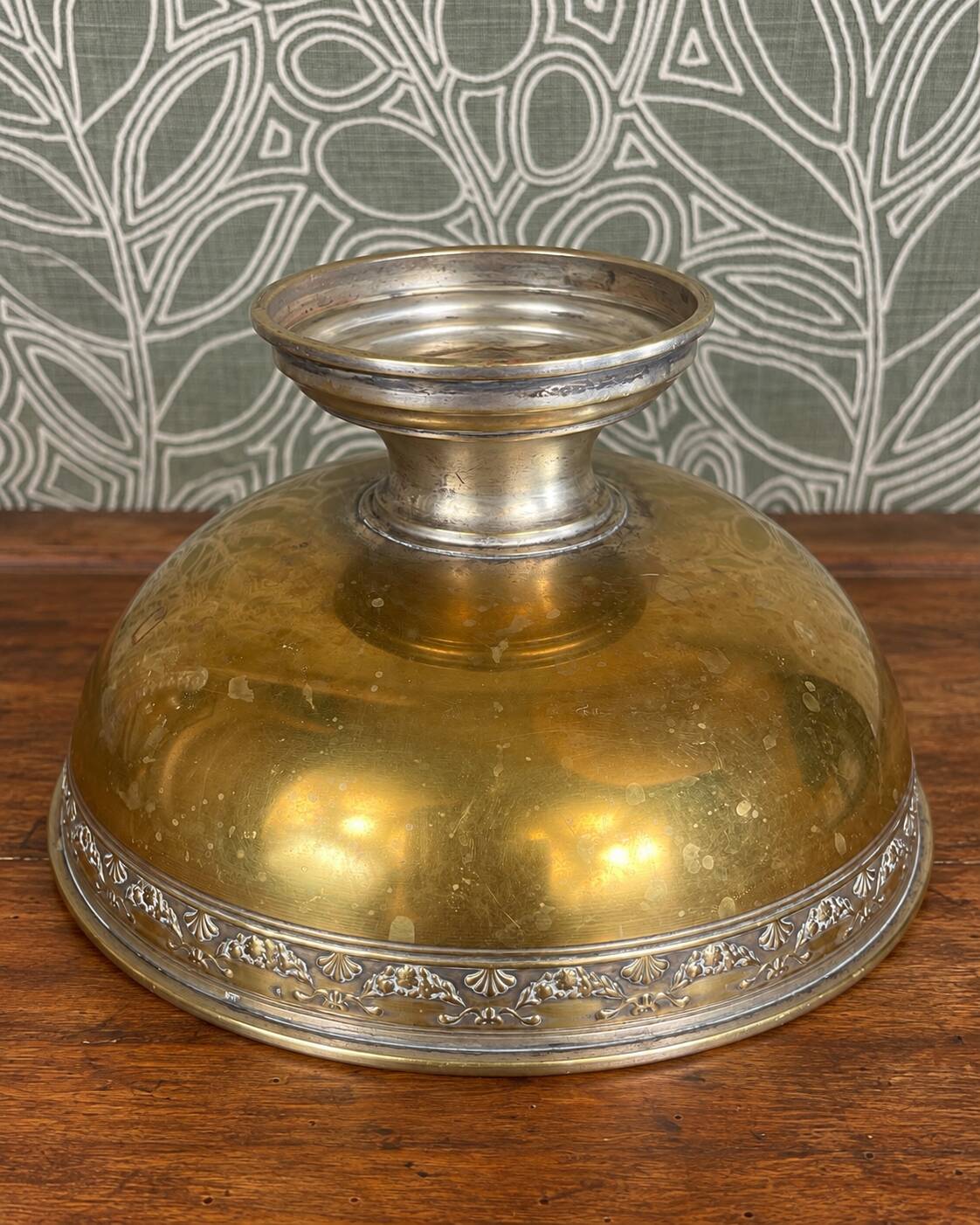 Vintage metal footed coupe in gold and silver – Floral decor