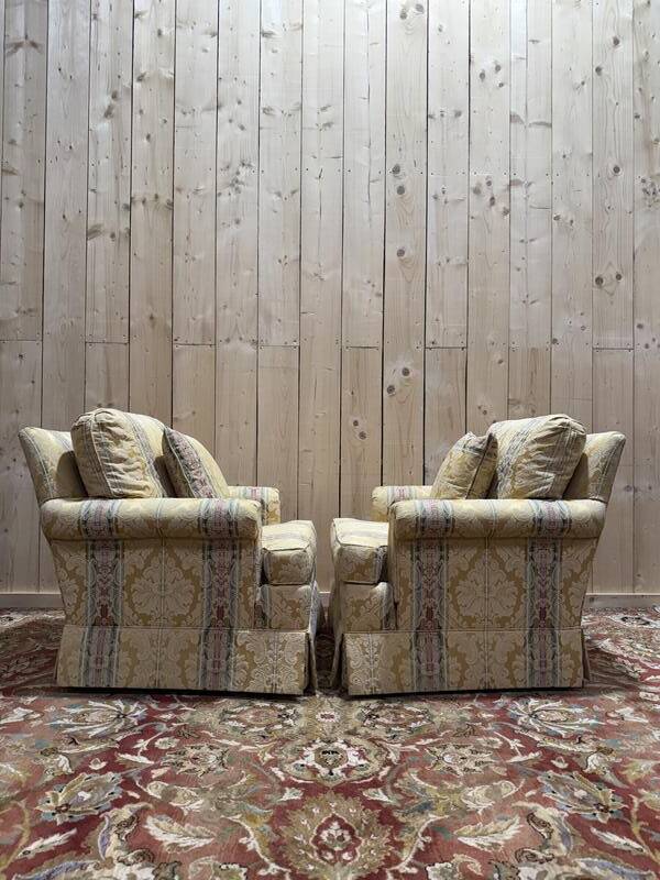 Paire de fauteuils anglais en soierie