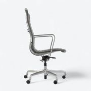 Chaise de bureau à dossier haut grise Herman Miller Original Eames EA337 avec piètement à roulettes