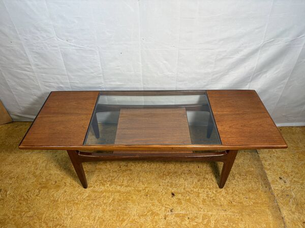 Table basse vintage G-Plan ''Mad Men'' gamme Fresco années 1960 en teck et afromosia