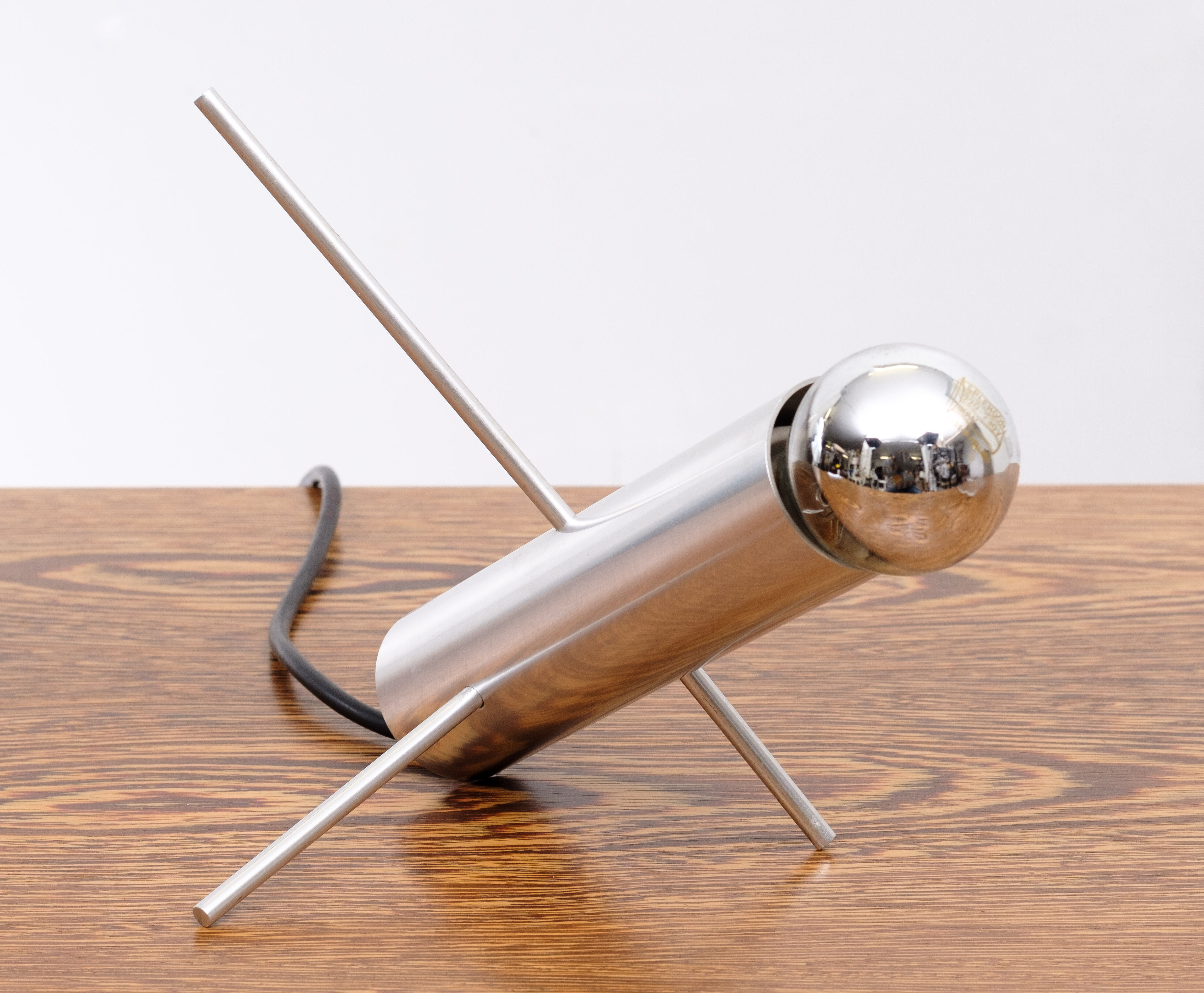 Raak Amsterdam cricket table lamp, design Otto Wasch