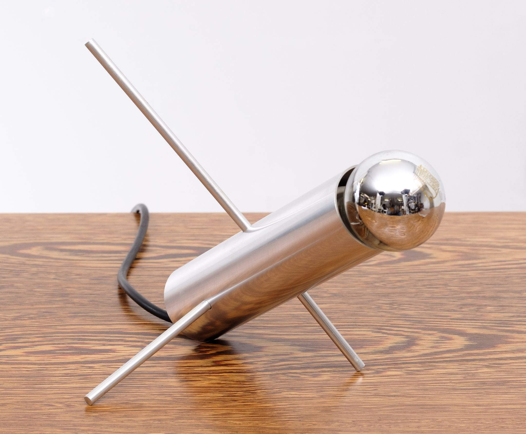 Raak Amsterdam cricket table lamp, design Otto Wasch