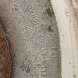 Eero Saarinen's Knoll tulip table