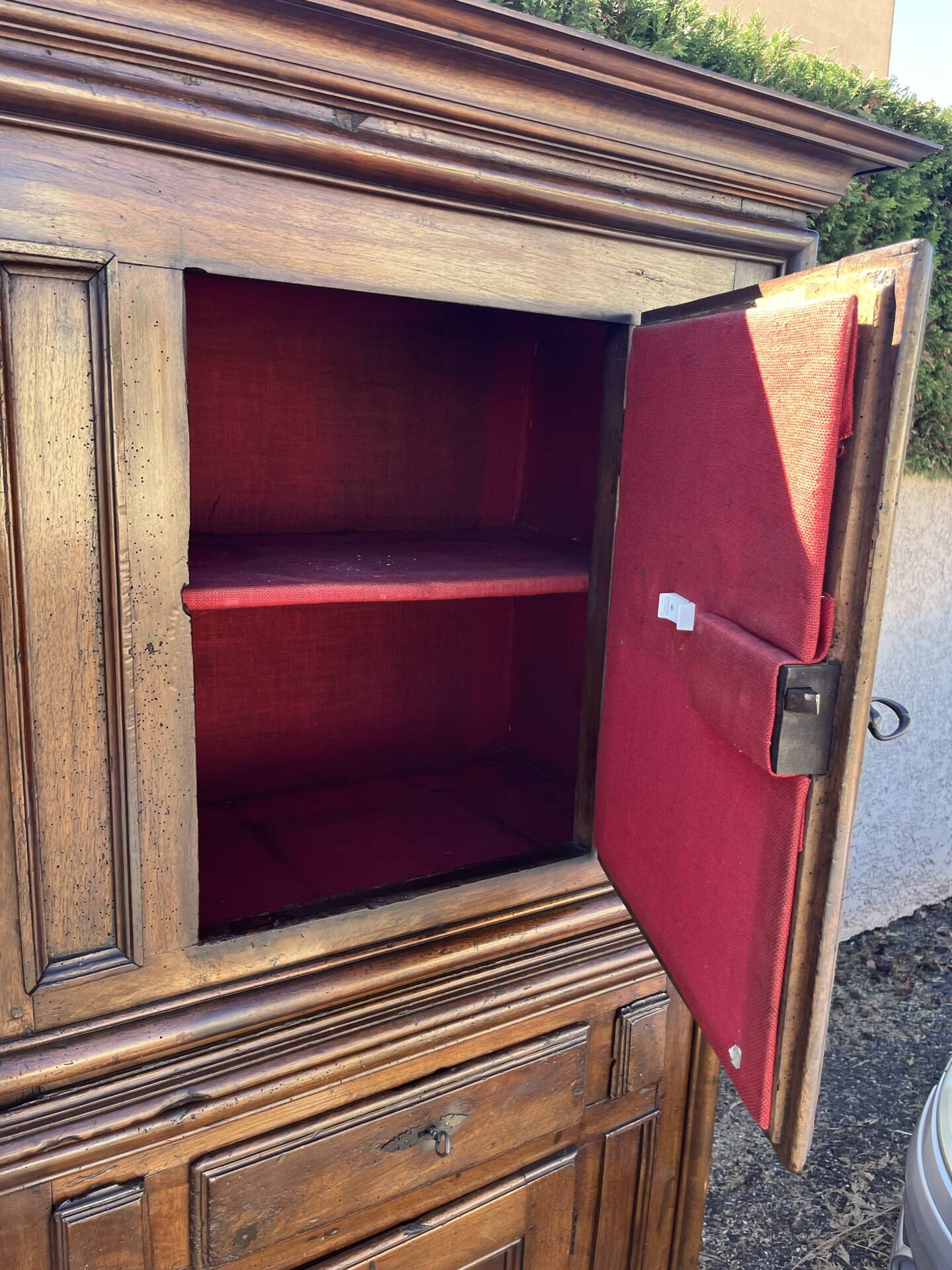 Buffet ancien deux corps en noyer 1800