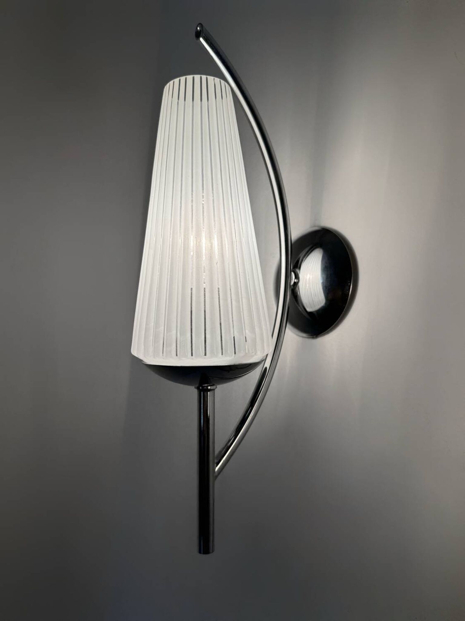 Chrome and ribbed glass wall lights from the 60s (X2)