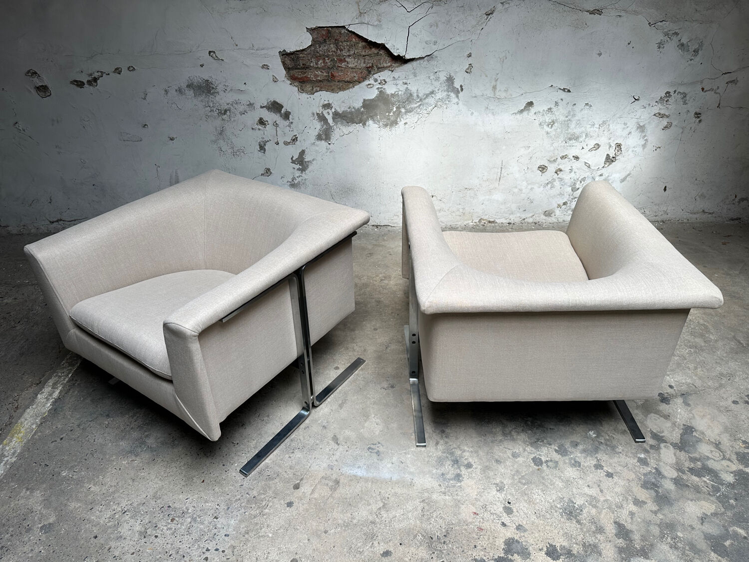 Set of two Artifort lounge chairs by Geoffrey Harcourt
