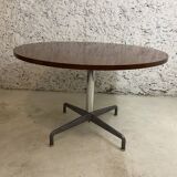 Round table by Giancarlo Piretti, Castelli edition