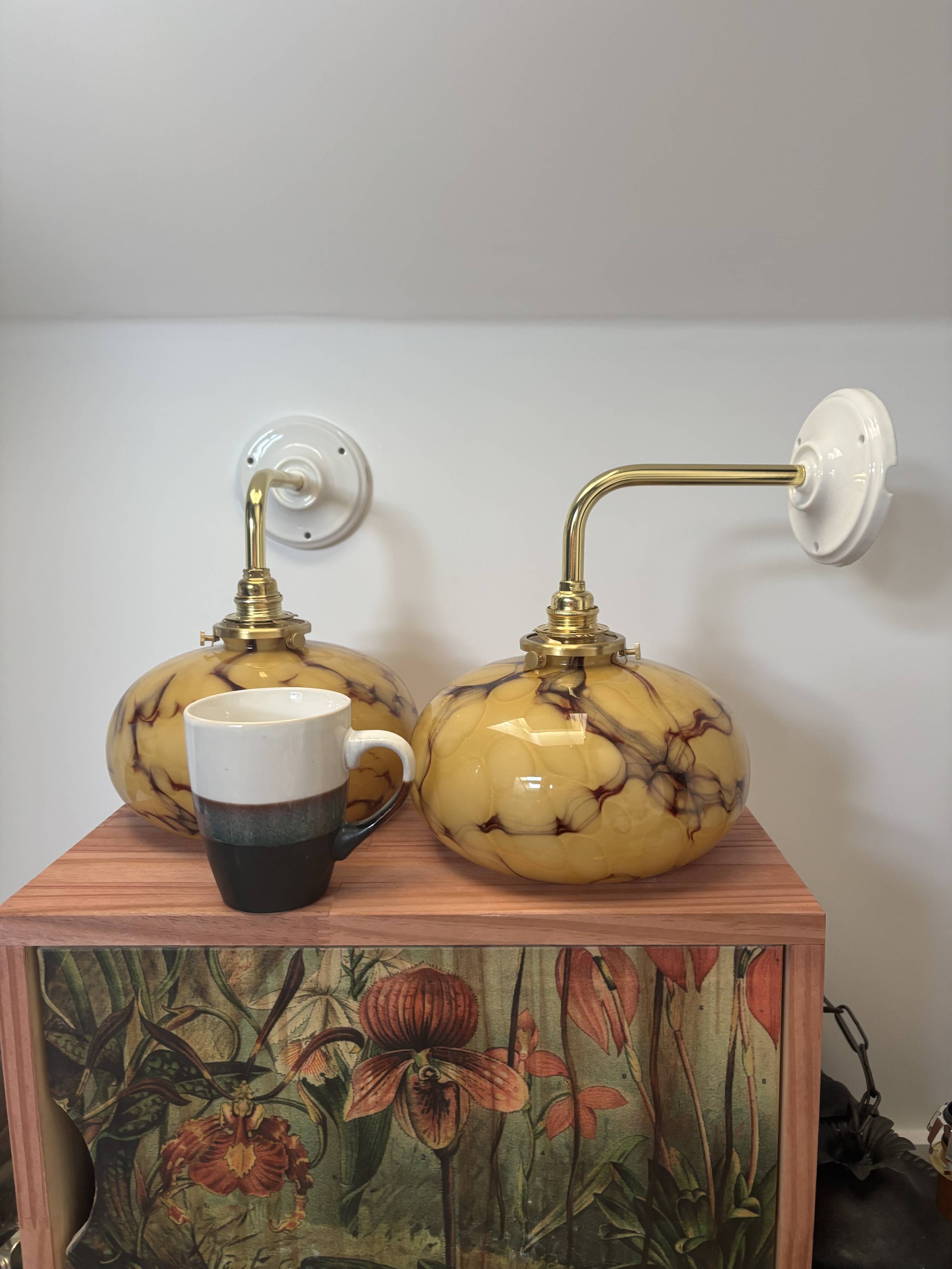 Pair of Art Deco wall sconces in marbled opaline