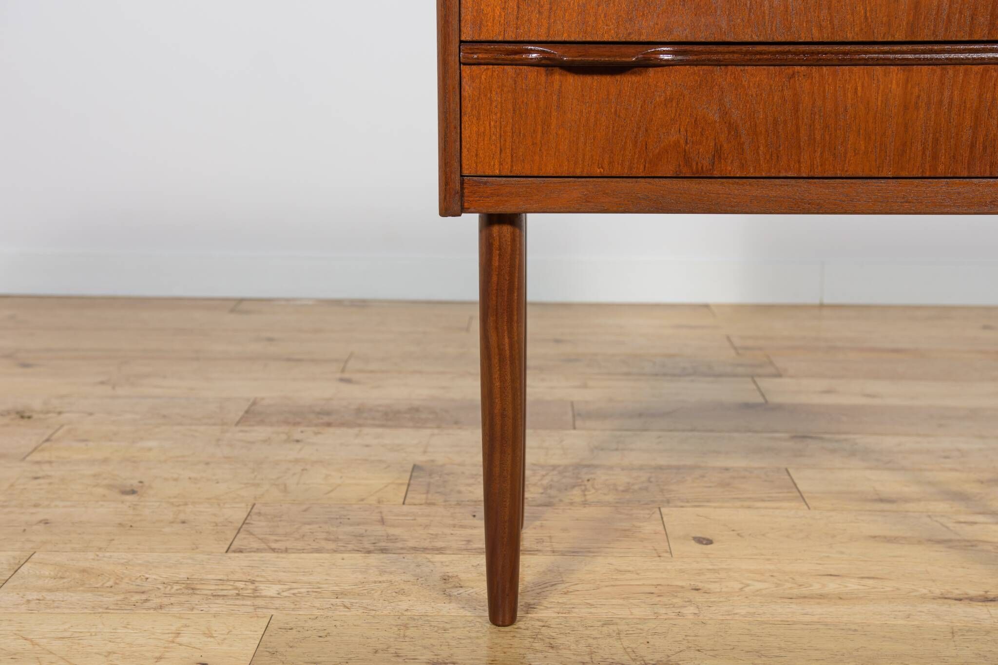 Small teak chest of drawers from the 1960s by Henning Jørgensen for Fredericia.
