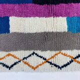 Off-white Moroccan rug with colorful patterns, 200cm x 300cm