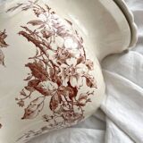 Antique wall fountain in ironstone, "Spring" Gien earthenware, late 19th century