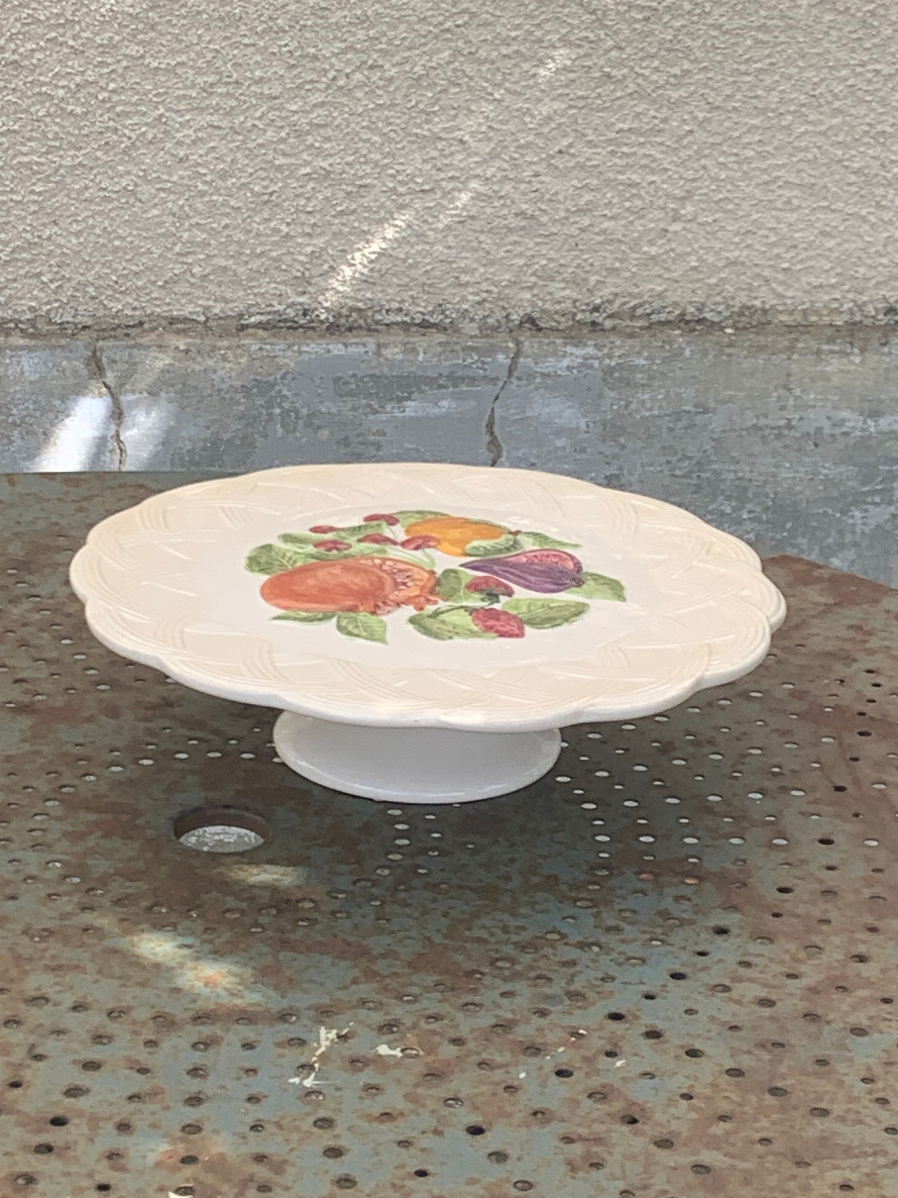 Cake dish in ceramic