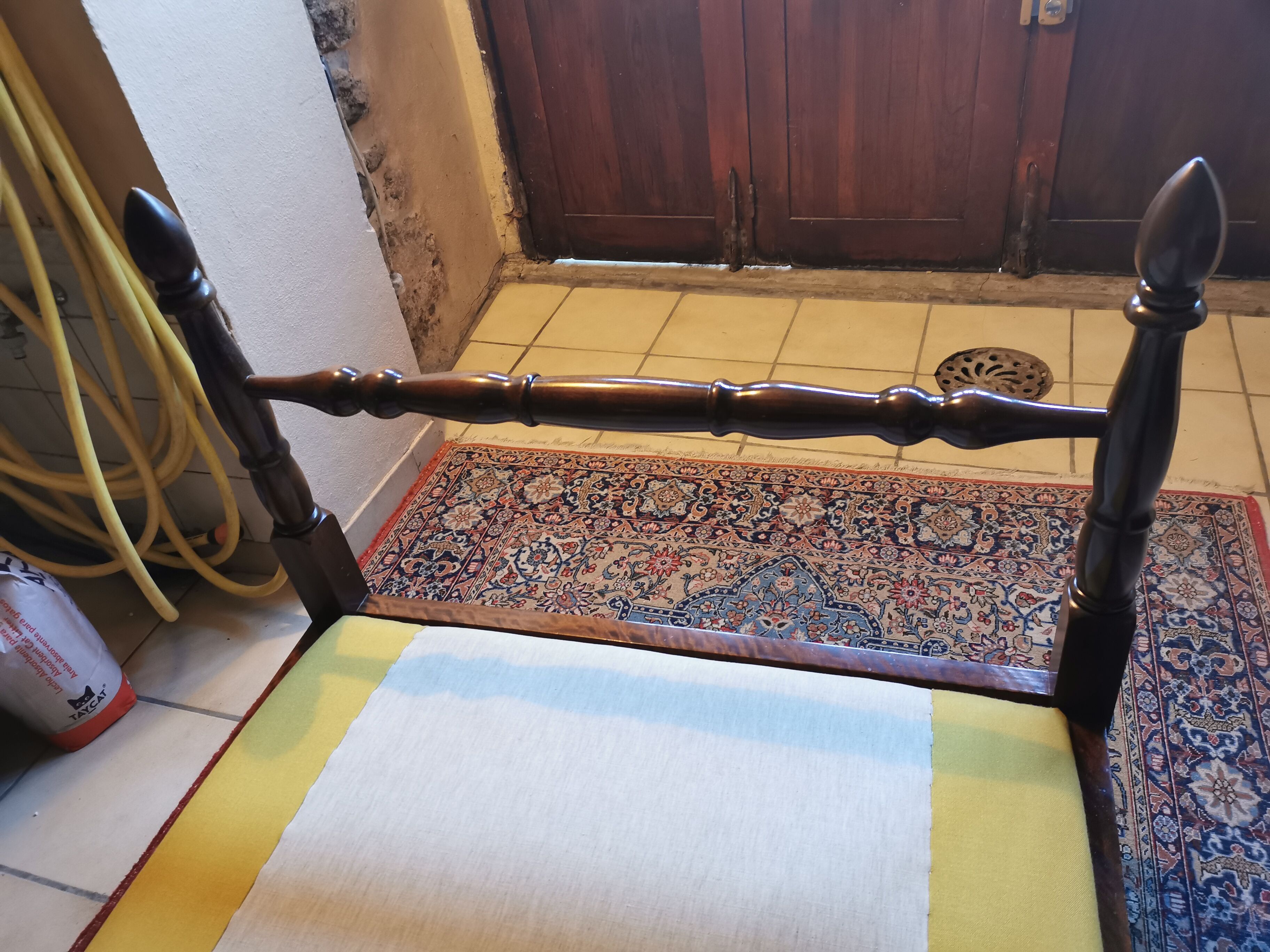 American colonial bed