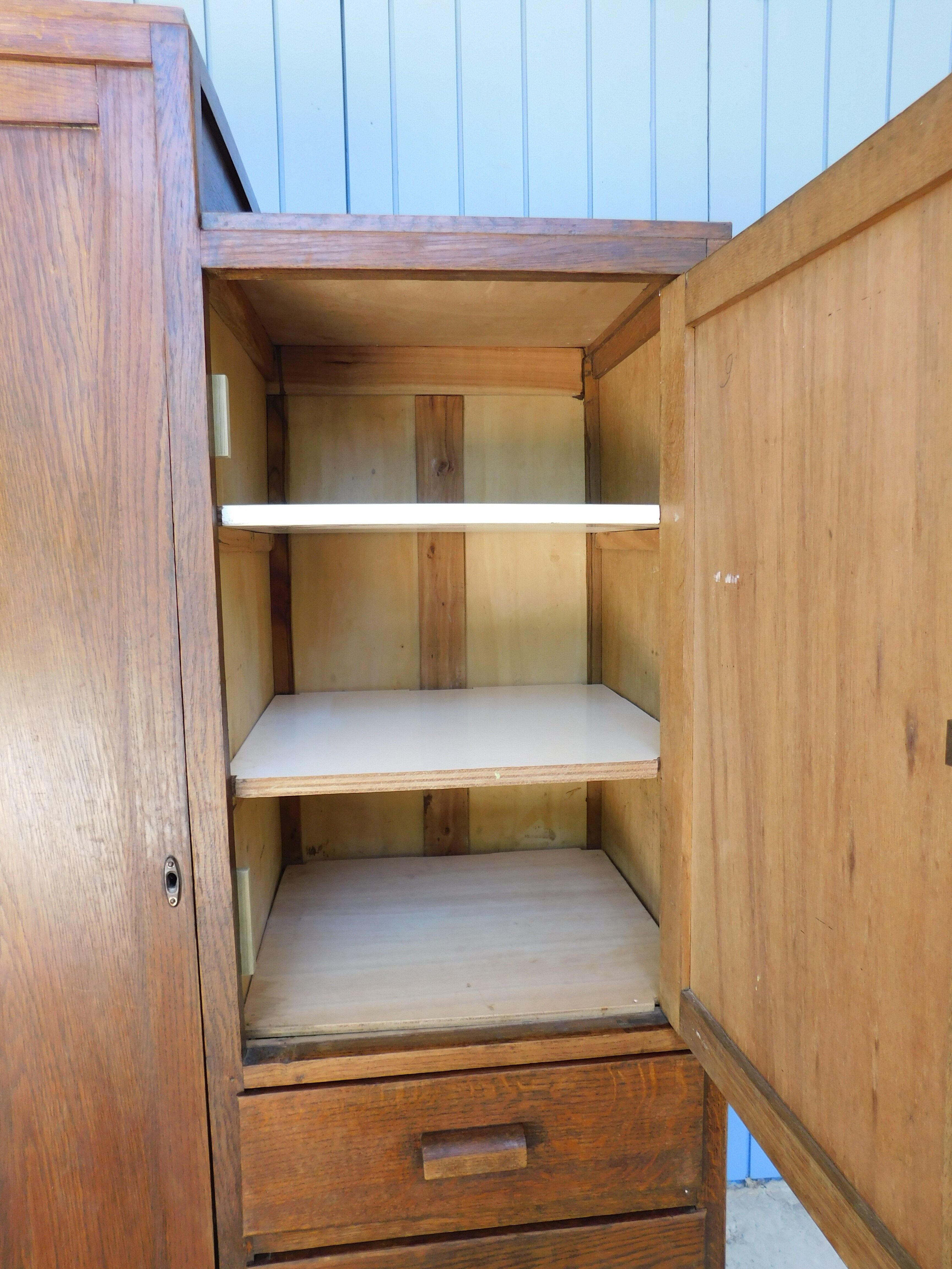 Armoire asymétrique