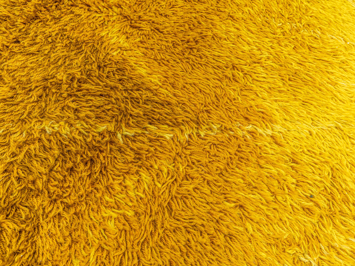 Tapis menuette des années 1970, 250 x 355