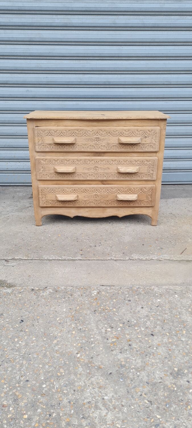 Breton chest of drawers in solid oak