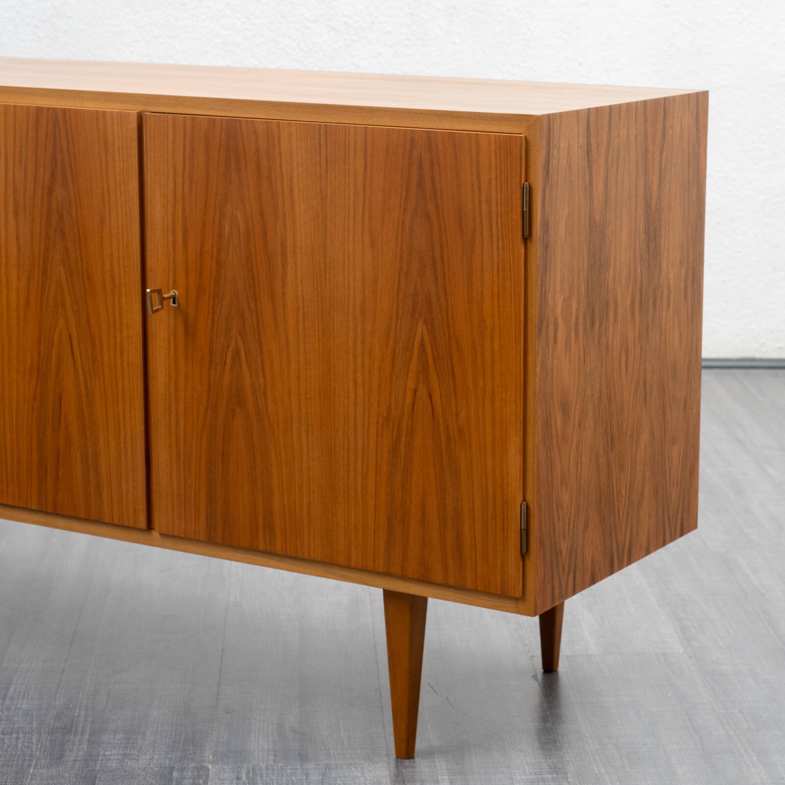 Enfilade années 60, noyer, restauré, 149cm