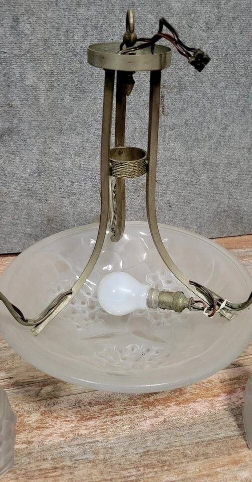 Lustre époque Art déco en verre moulé pressé vers 1930