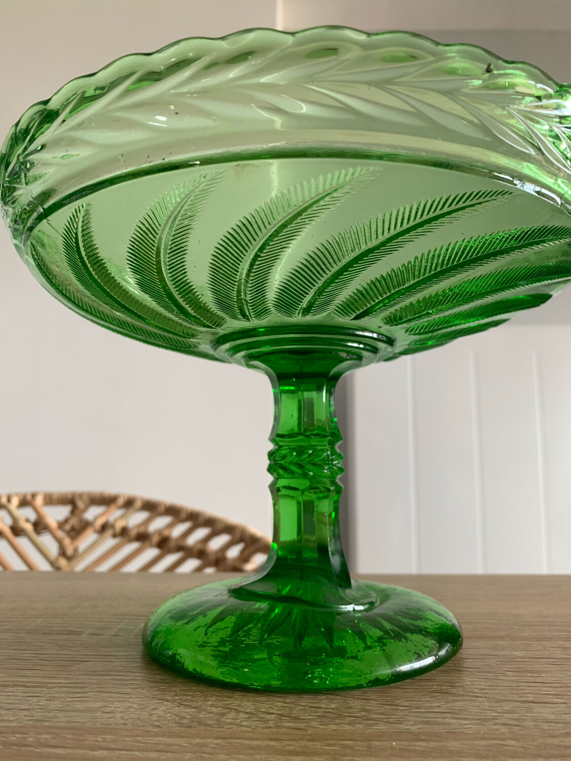 Standing fruit cutters green color