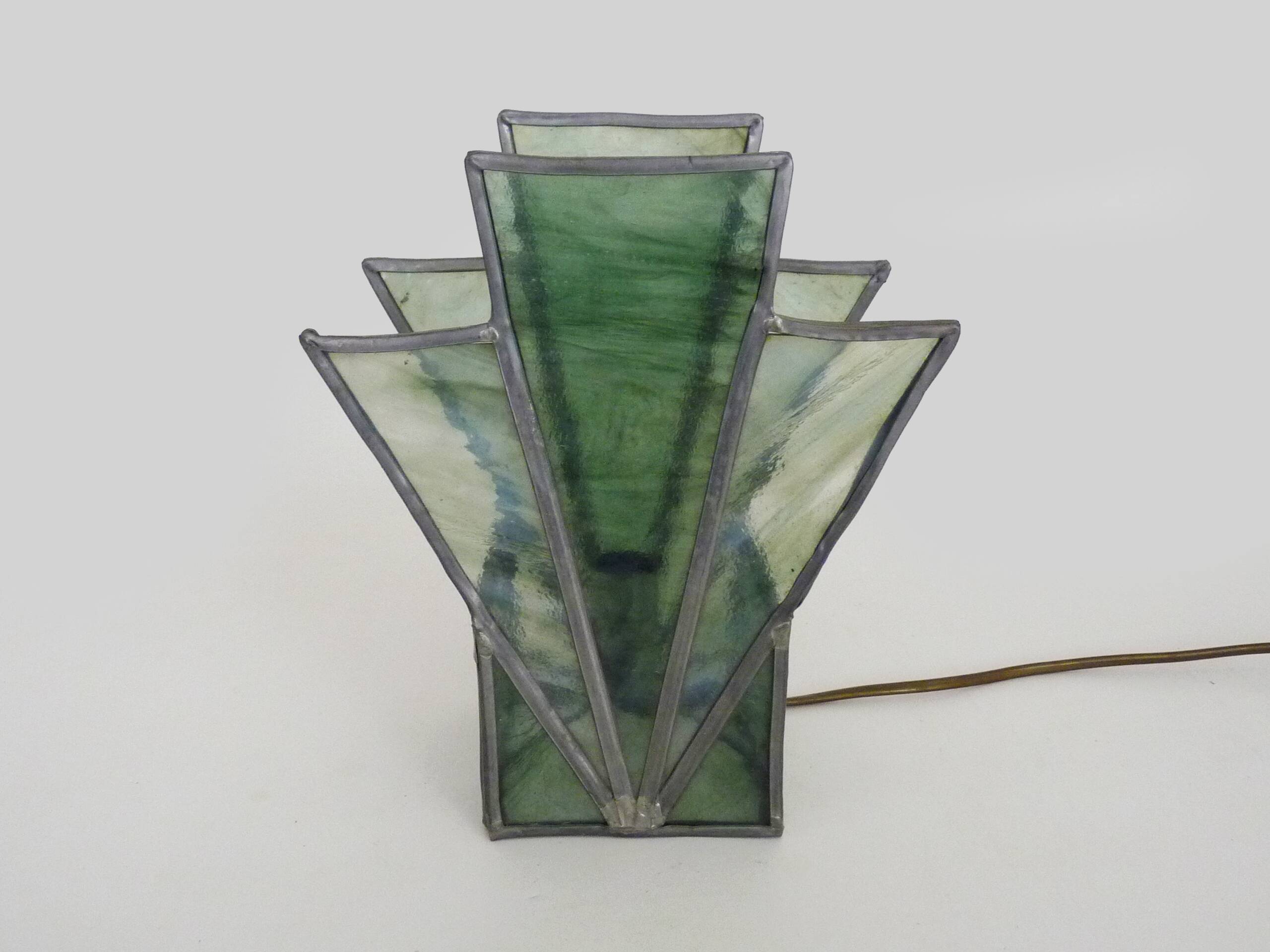 Lampe ou applique murale en vitrail et plomb. Époque Art Déco